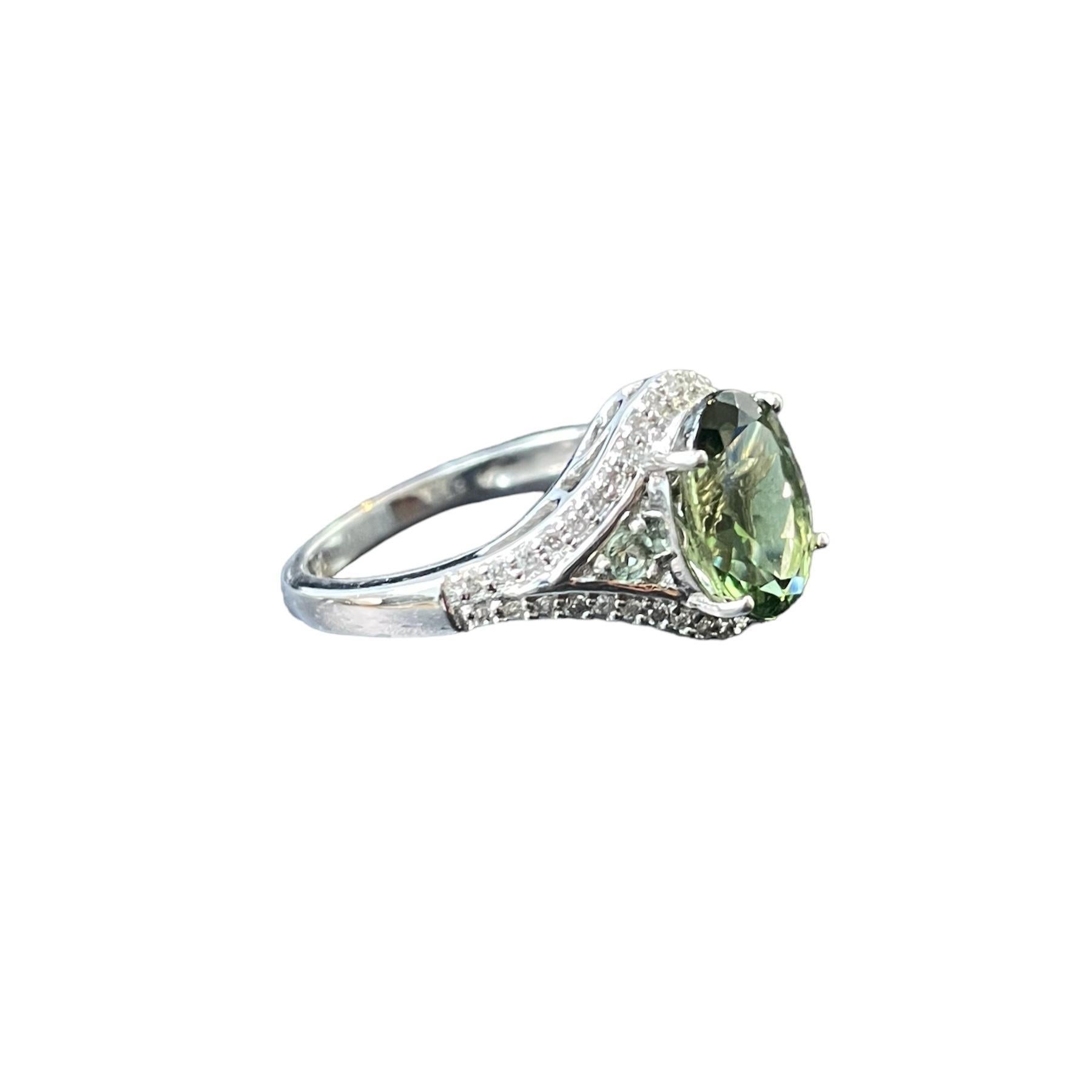 Russian Empire 3.60 CT tsavorite Gemstone and Diamond Ring For Sale