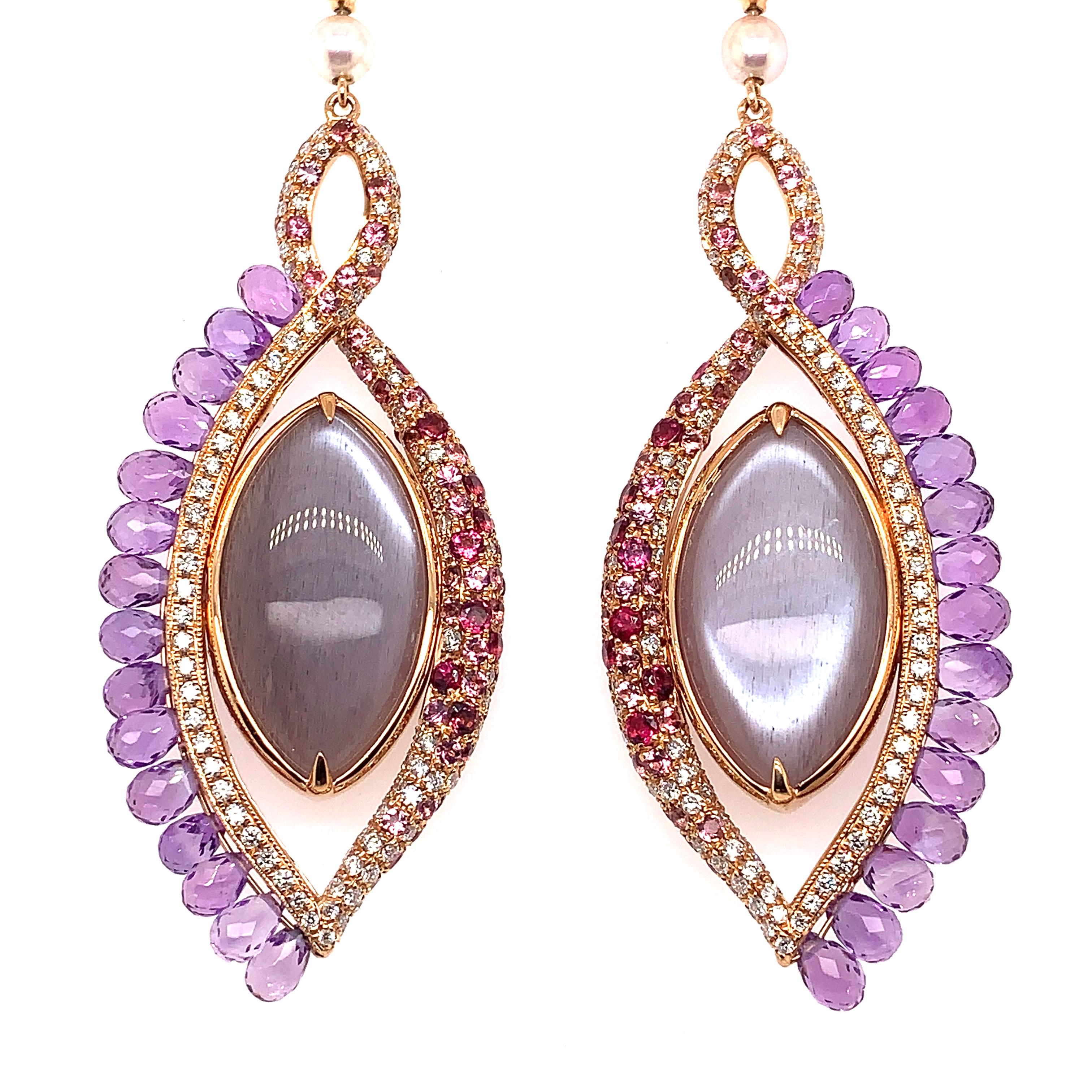360° Double Sided Guava Quartz and Grey Moonstone Earring in 18 Karat Rose Gold In New Condition For Sale In Hong Kong, HK