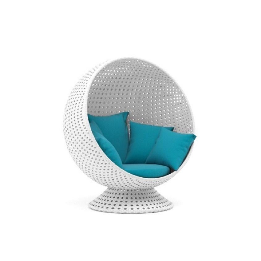 360° Rotating Outdoor Cocoon Chair in Open Cane Webbing In New Condition For Sale In New York, NY