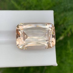 36.05 Karat Natürlicher loser Goldtopas im Kissenschliff Pakistanischer Edelstein