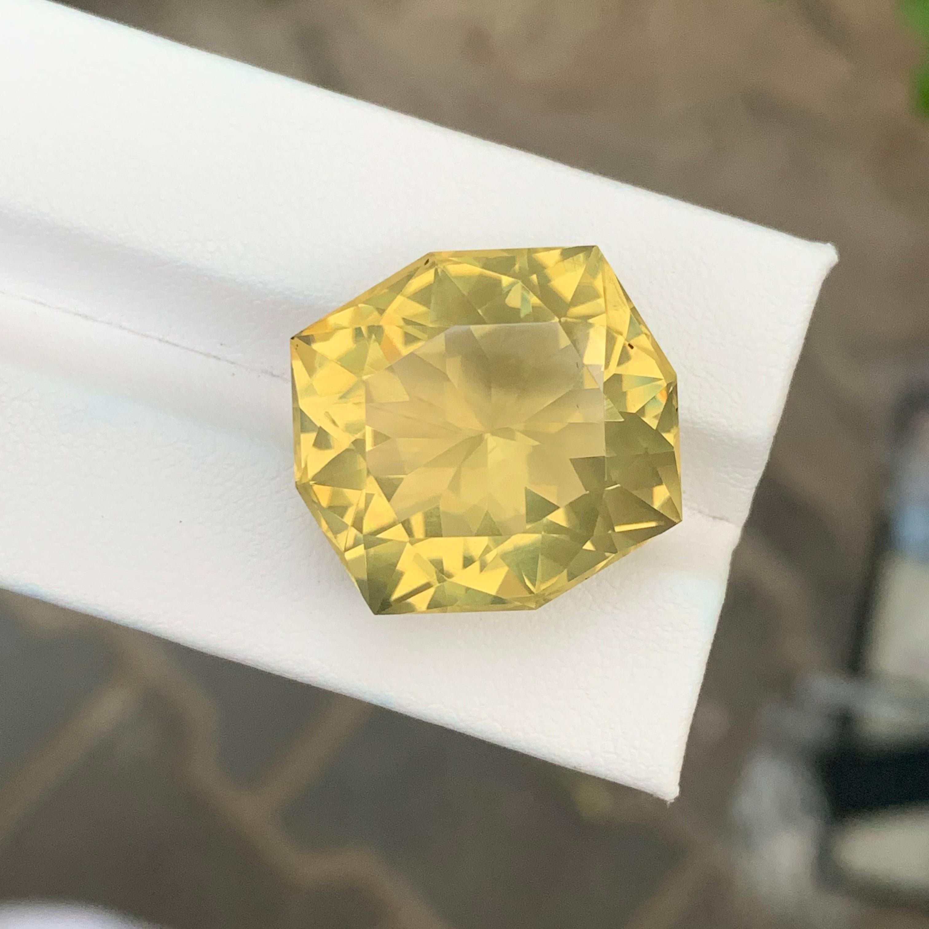 36,05 carati di quarzo limone sfuso taglio fantasia in vendita 5