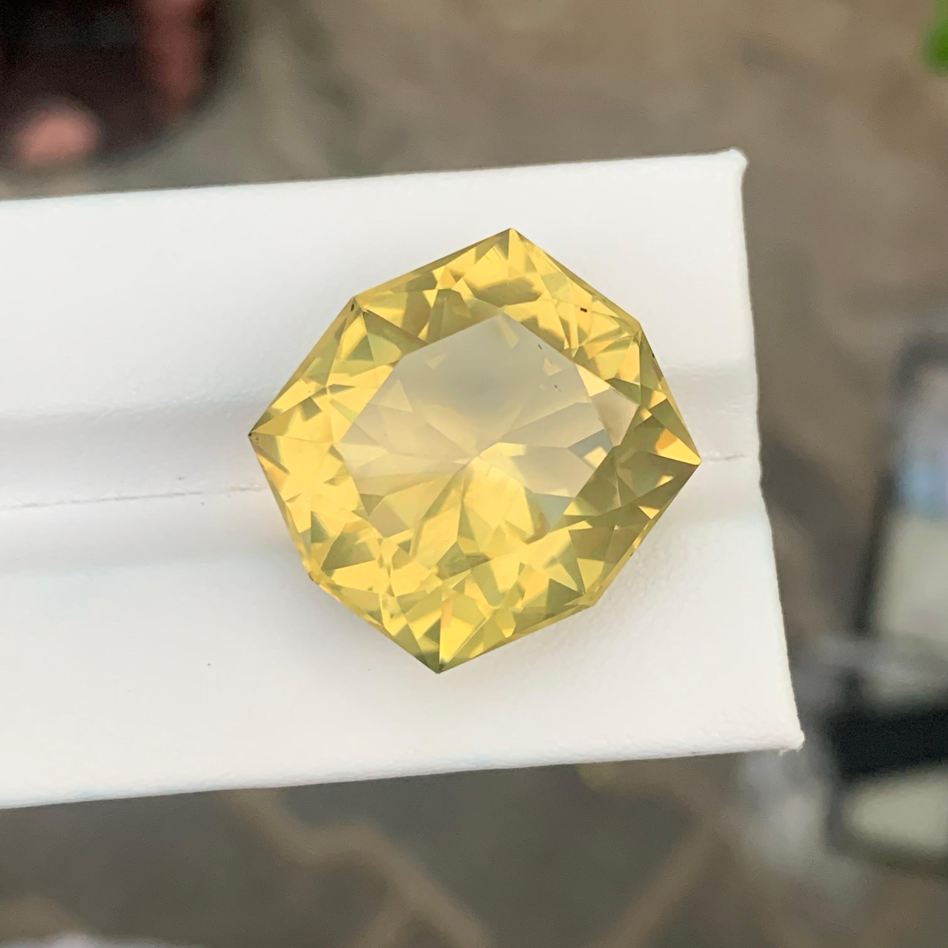 36,05 carati di quarzo limone sfuso taglio fantasia in vendita 7