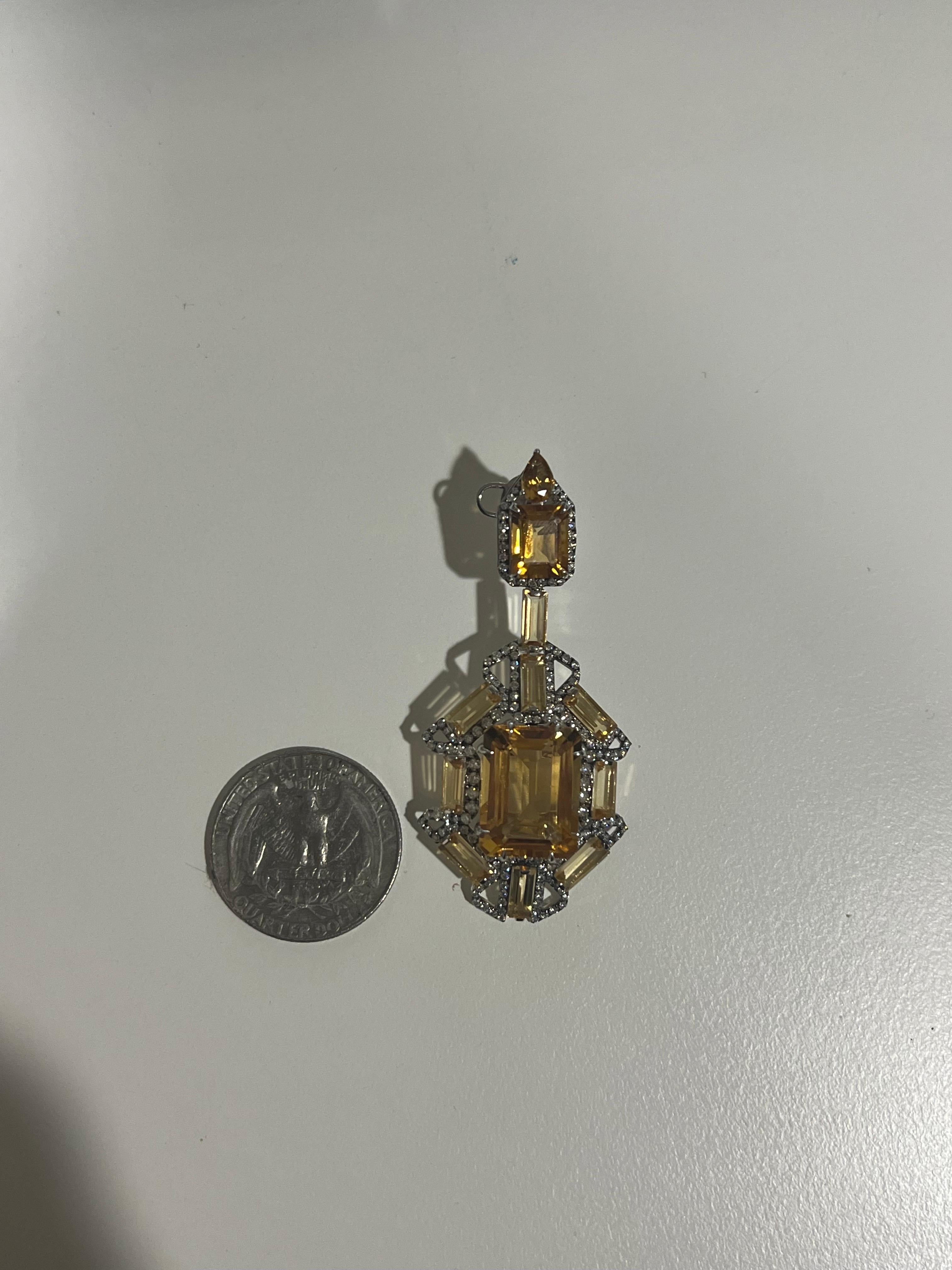 Boucles d'oreilles en or 18 carats avec citrine taille émeraude 36,07 carats et diamants blancs ronds 2,8 carats Neuf - En vente à New York, NY