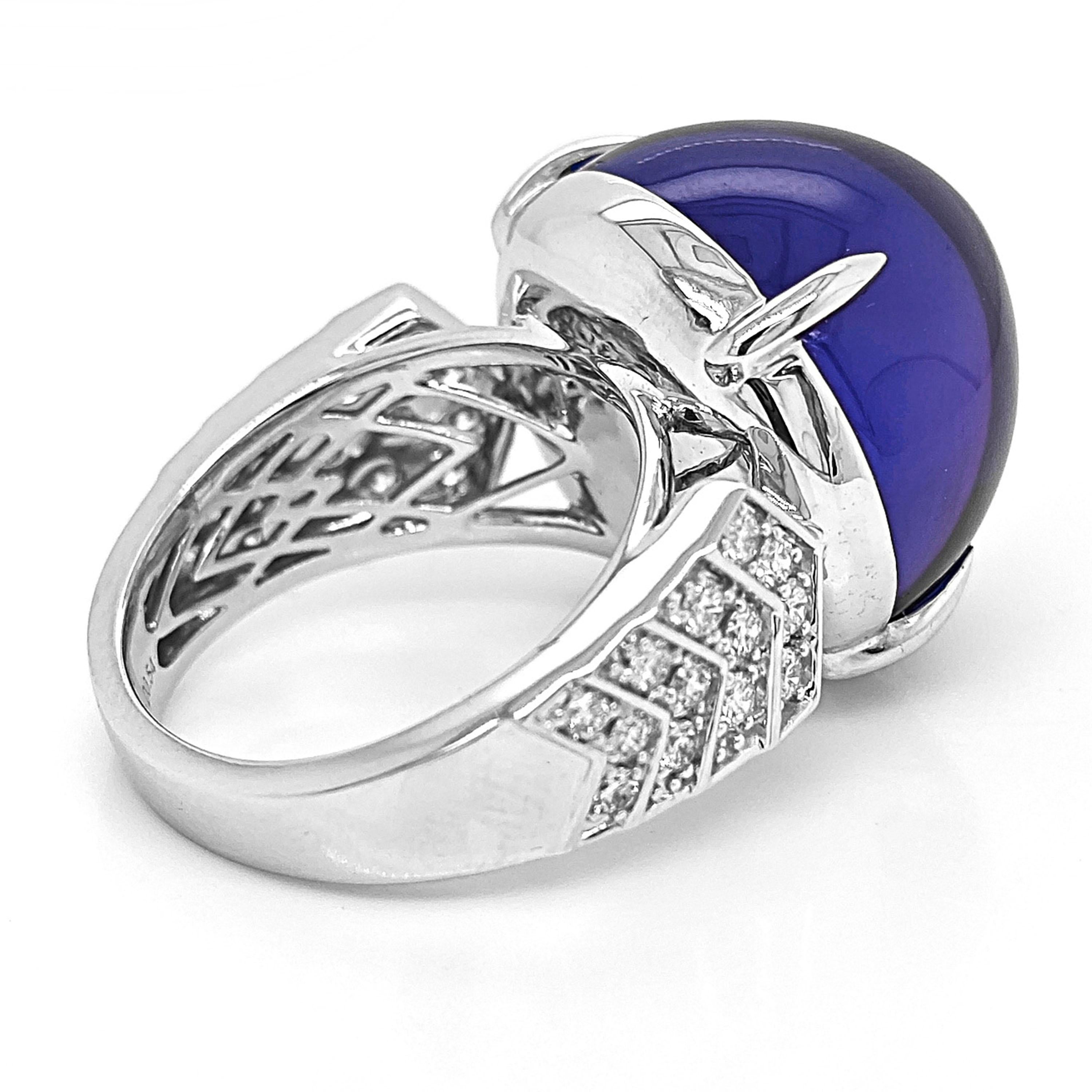36,09 Karat Tansanit und Weißer Diamant Weißgold Dome Ring (Kegel-Cabochon) im Angebot