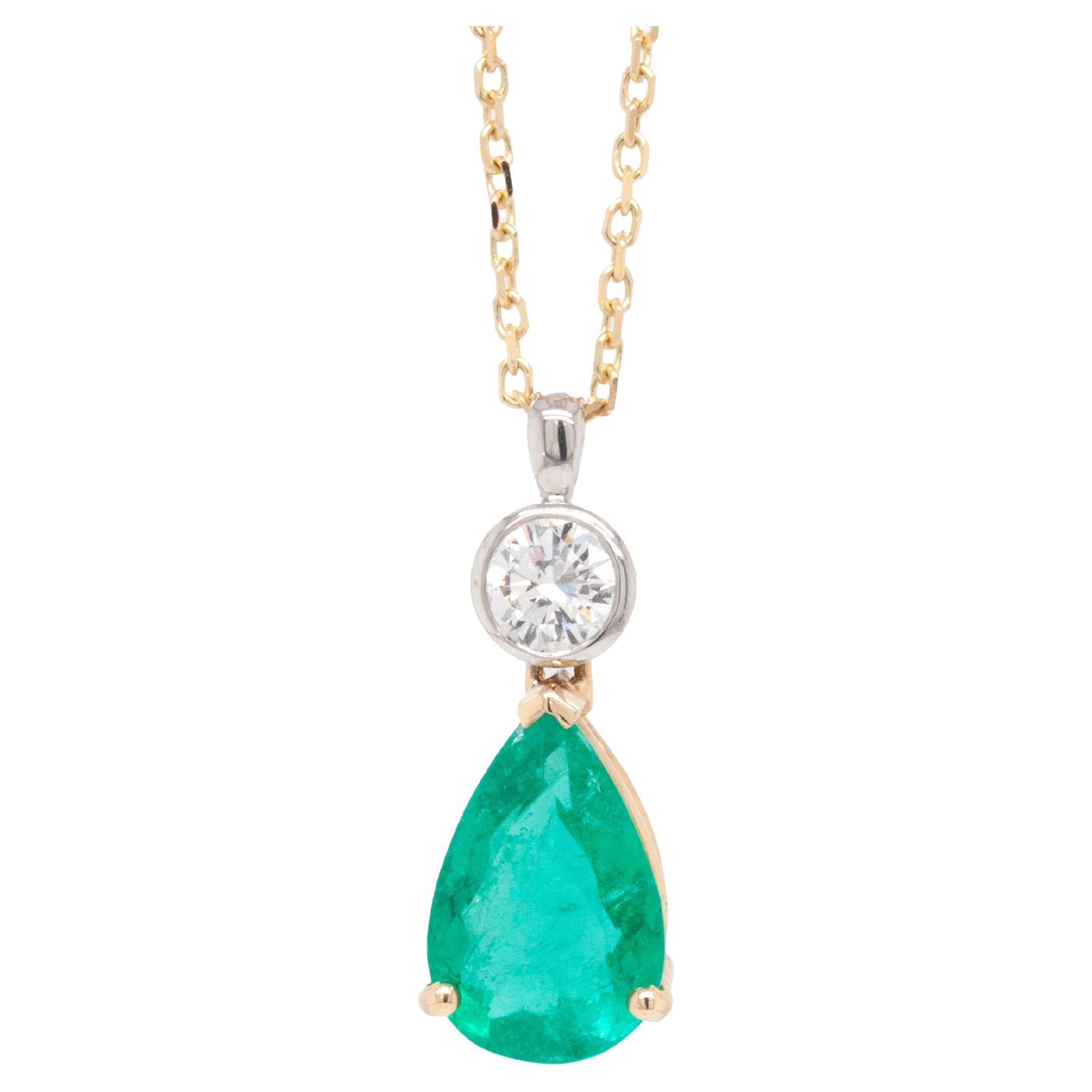 3.60ct Emerald and 0.44ct Diamond 18ct Gold Pendant Necklace
