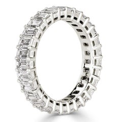 3,60ct Smaragd Schliff Eternity Band in 18k Weißgold