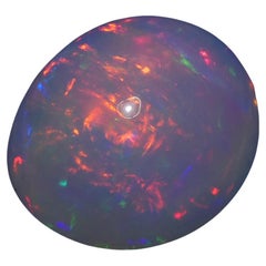 Opale cabochon ovale de 3.60 carats