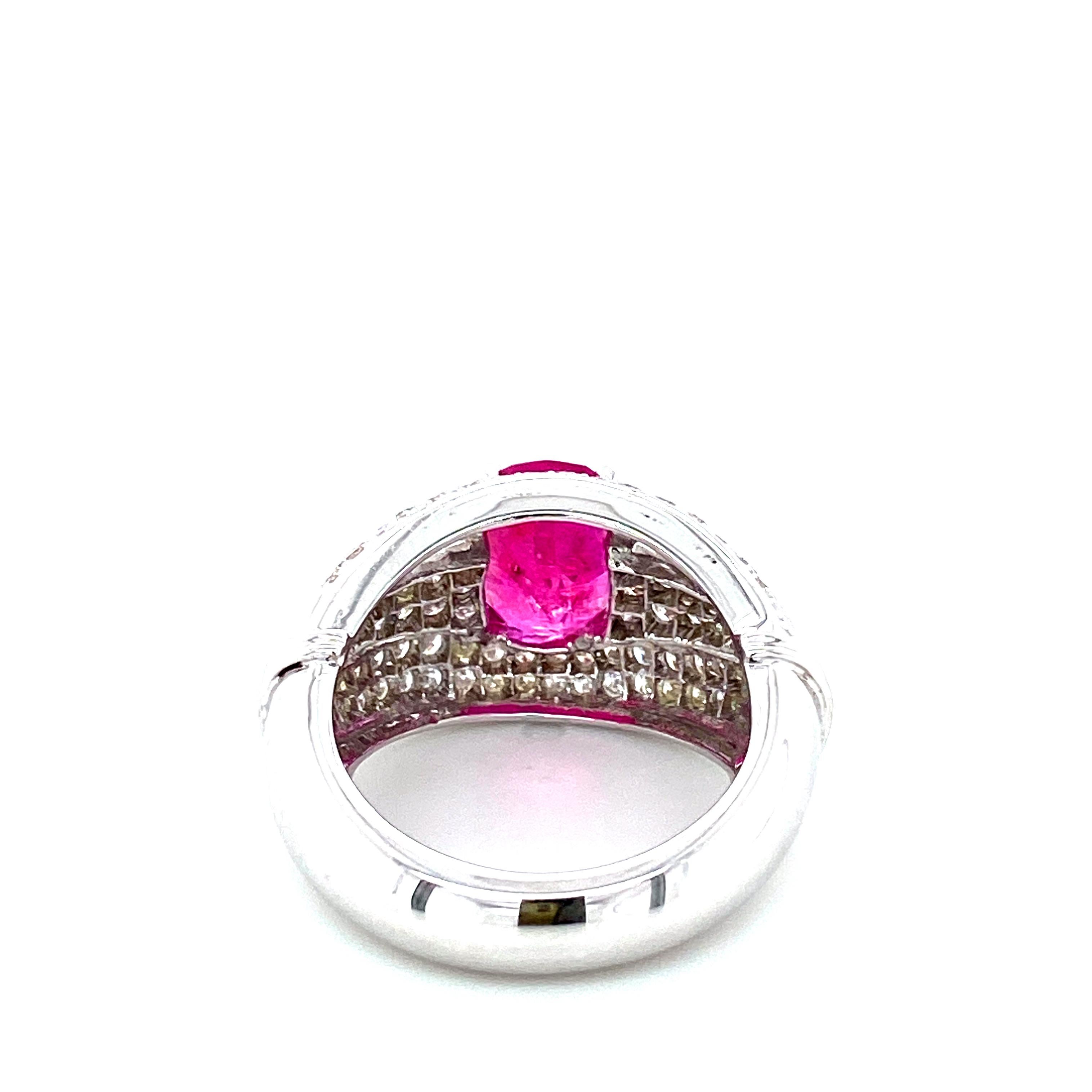 Taille ovale Bague de fiançailles rubis et diamants de 3,61 carats certifiés GRS No Heat en vente