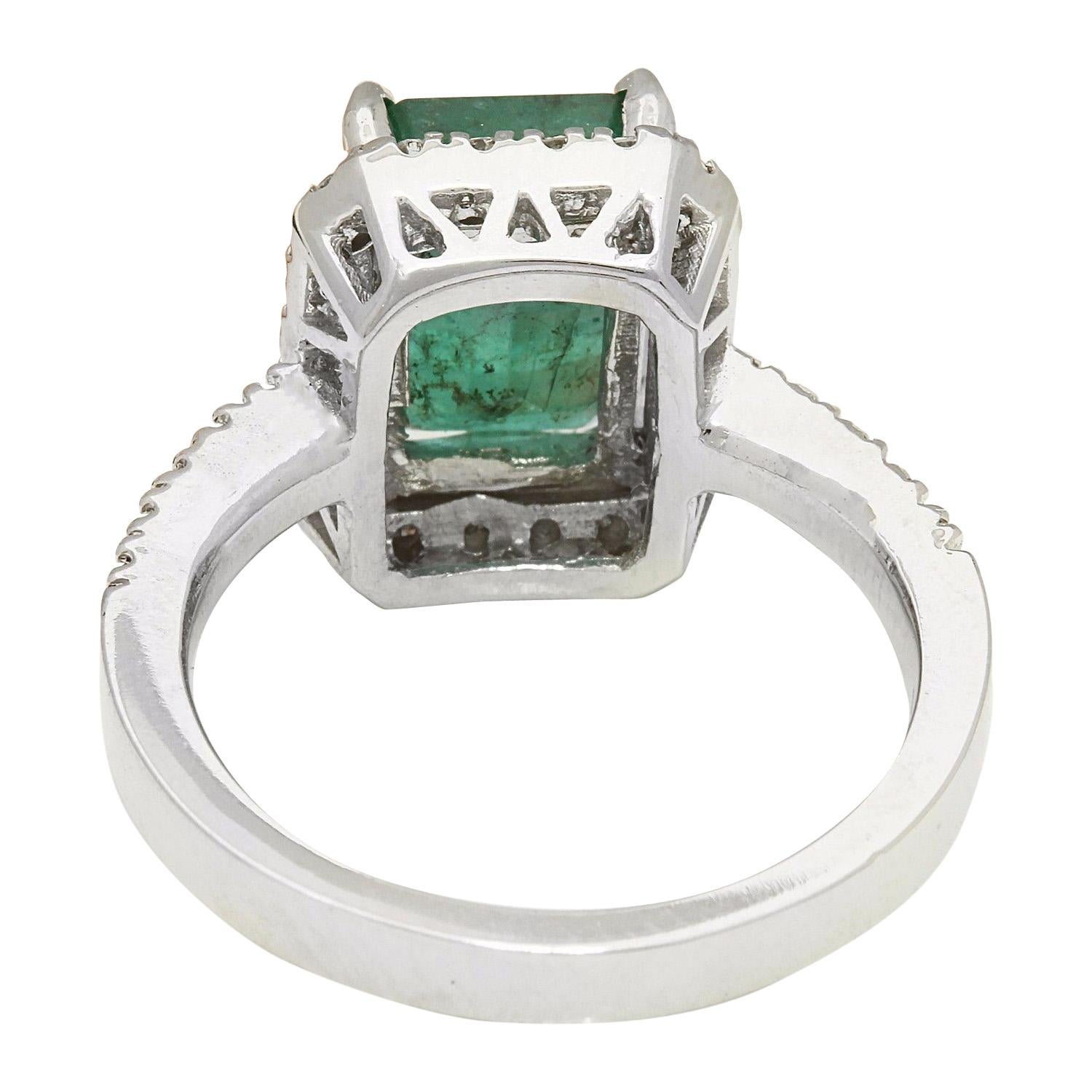 Modern Natural Emerald 14 Karat Solid White Gold Diamond Ring For Sale