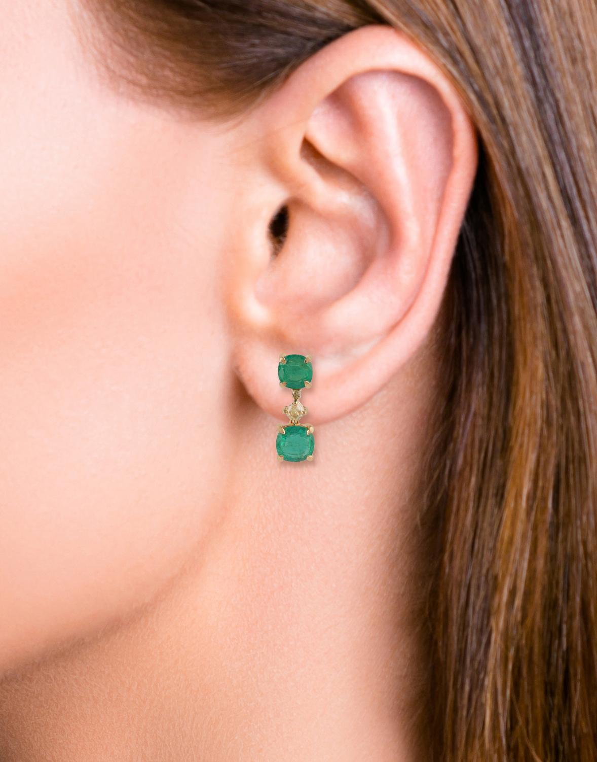 Oval Cut 3.62 Carat Clear Zambian Emerald & Diamond Stud Earring in 18K Yellow gold For Sale