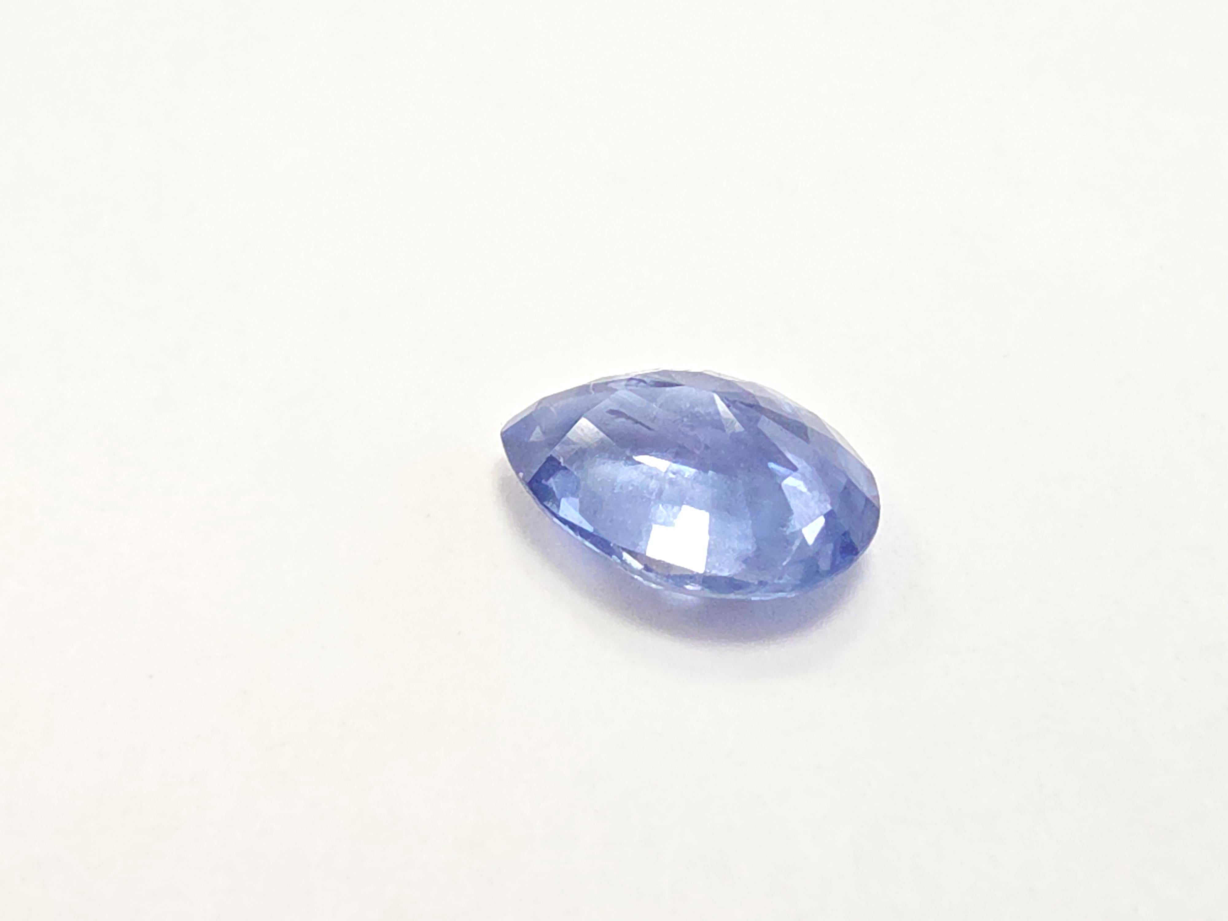 Saphir naturel taille poire de 3.62 carats Pour femmes en vente