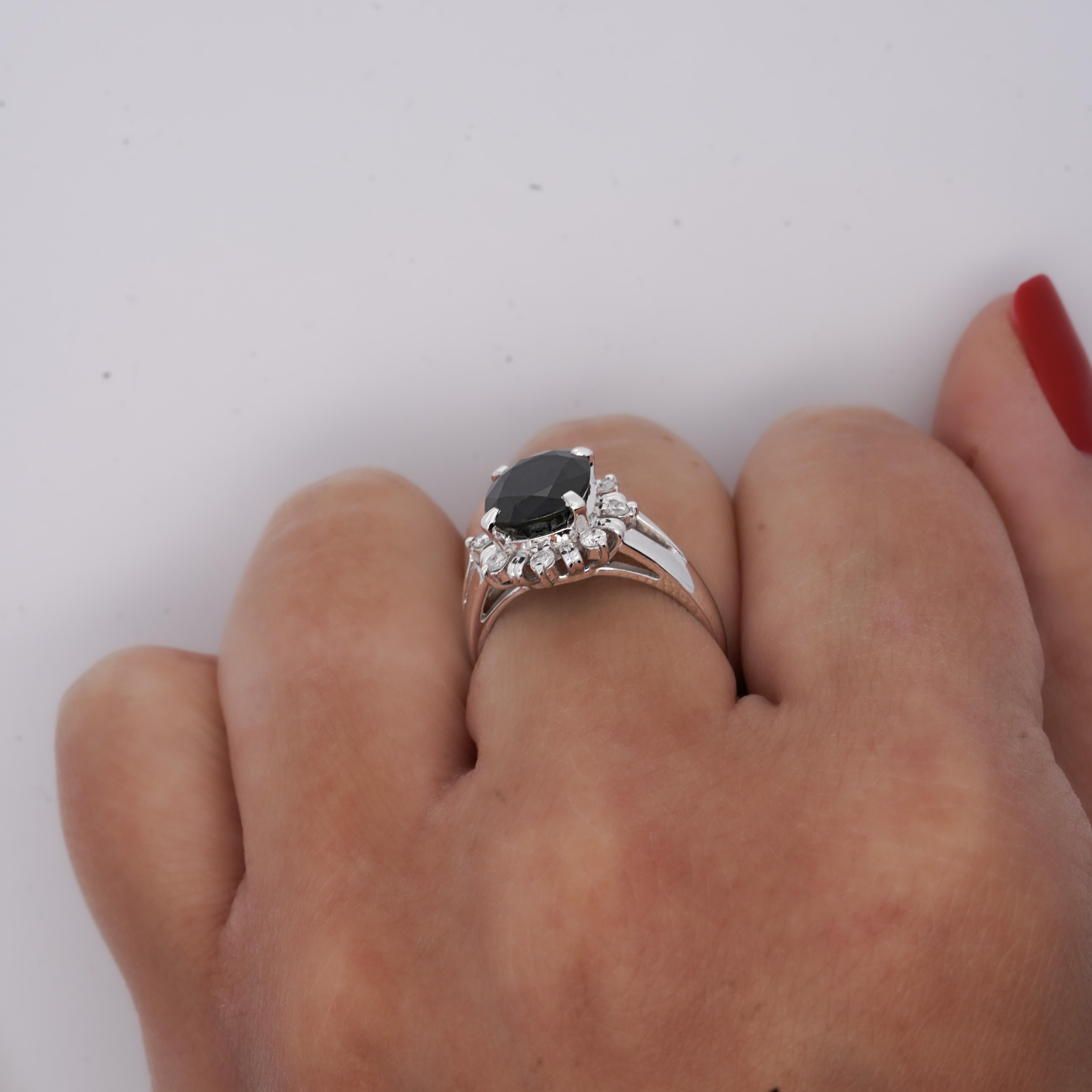 Modern 3.62 Carat Oval Blue Sapphire and Diamond Halo Platinum Split Ring For Sale