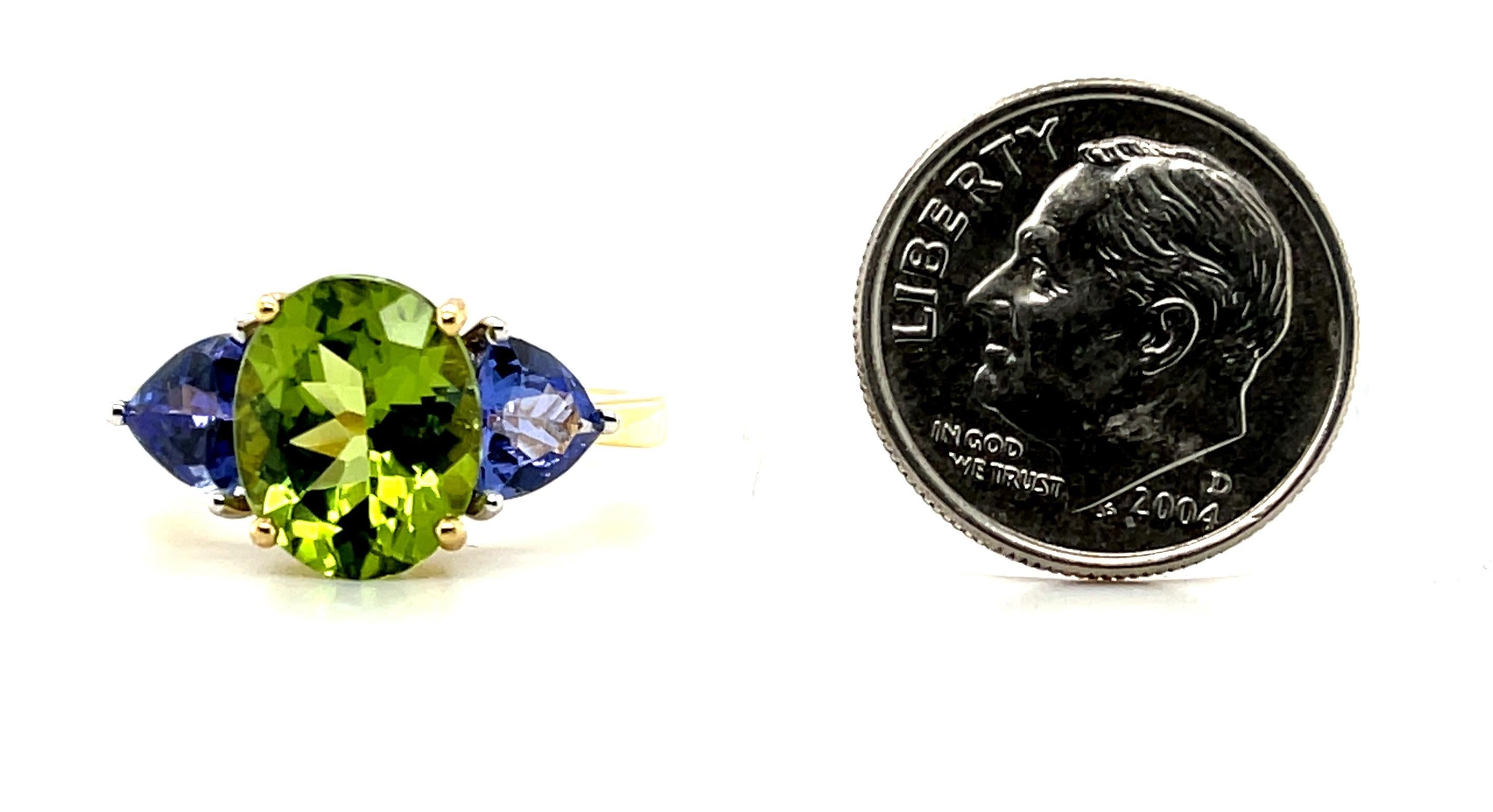 Artisan Peridot and Tanzanite Three-Stone Ring in Yellow and White Gold, 3.62 Carats (JS For Sale