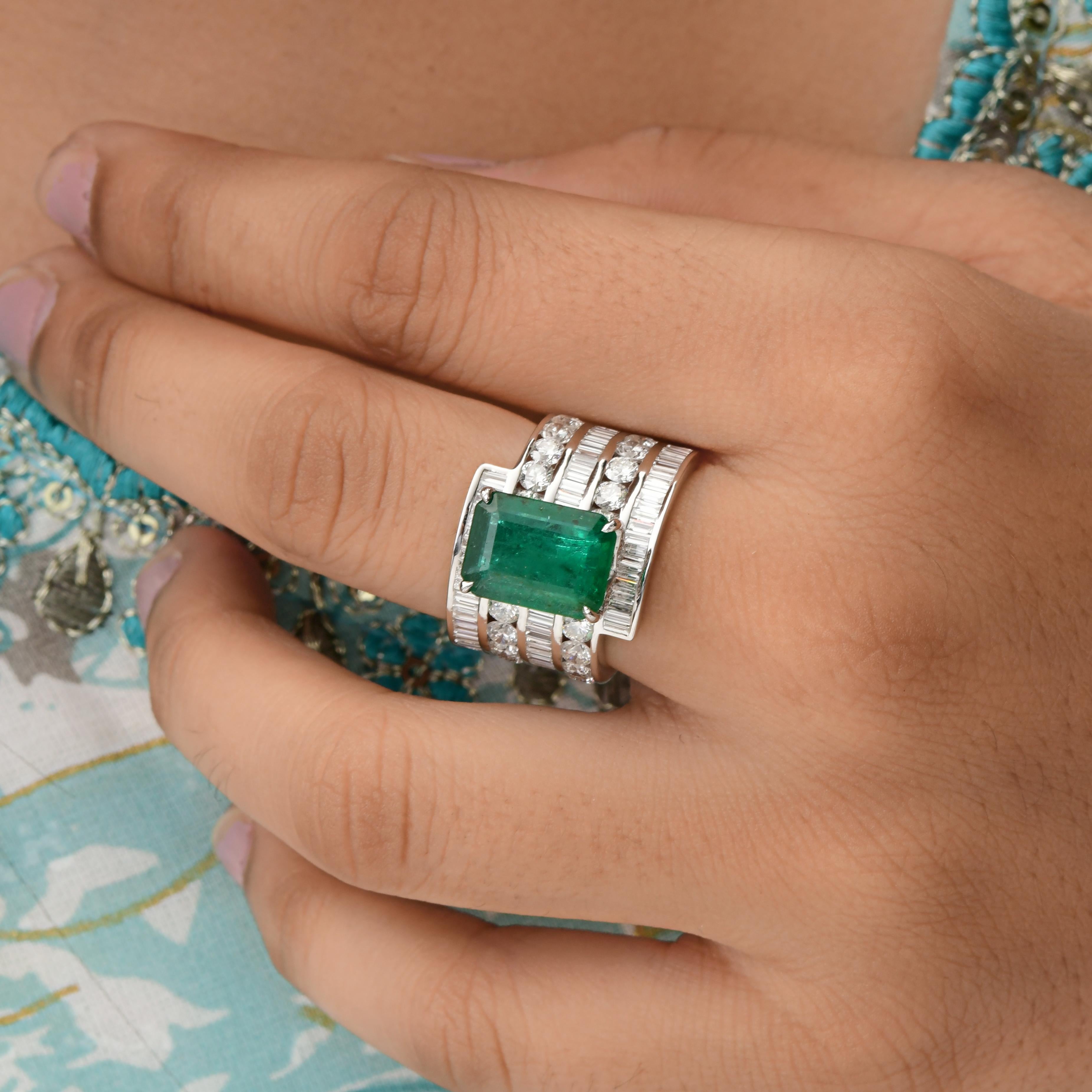 3,62 Karat sambischer Smaragd 3,62 Karat SI/H Diamantring aus 18 Karat Weißgold (Smaragdschliff) im Angebot