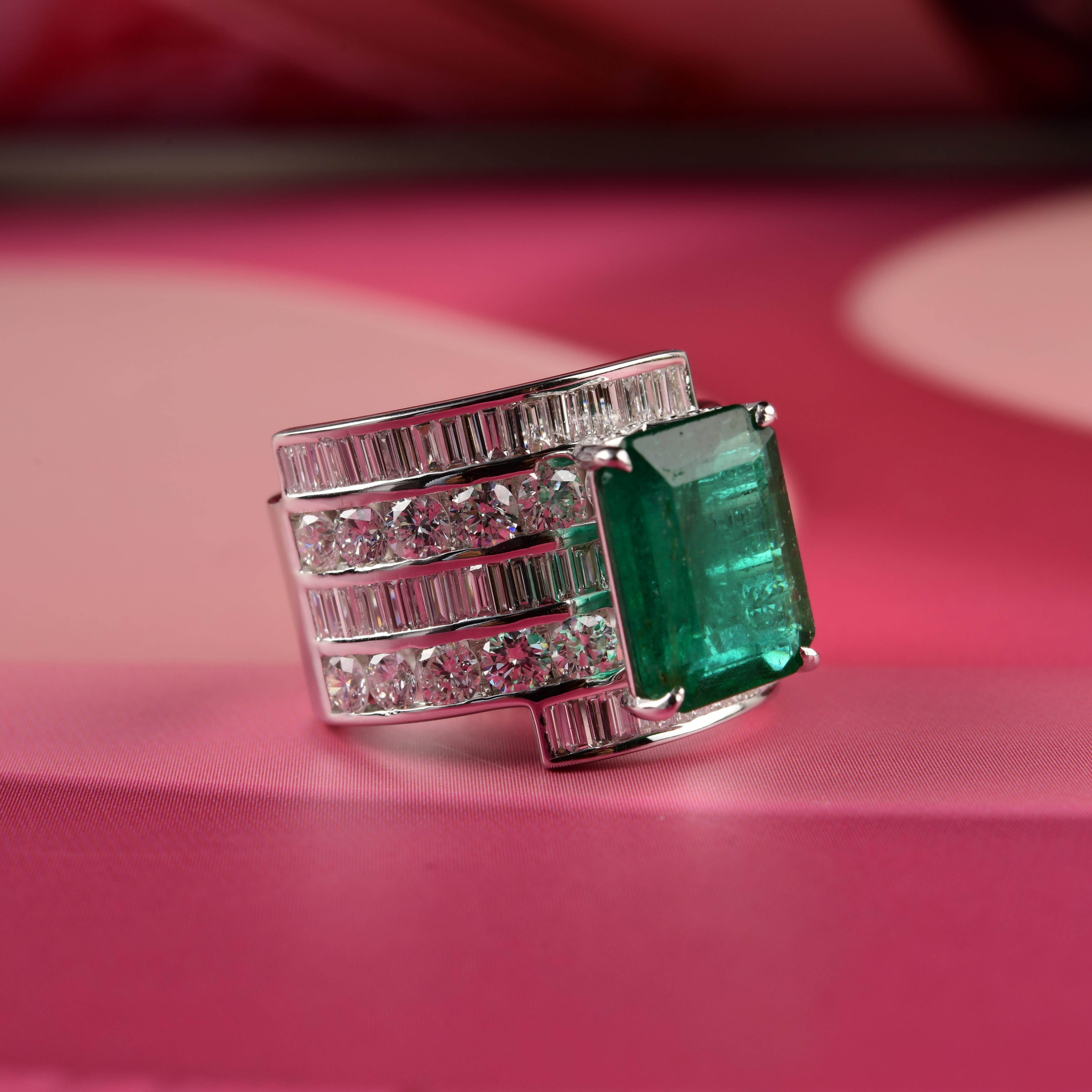 3,62 Karat sambischer Smaragd 3,62 Karat SI/H Diamantring aus 18 Karat Weißgold Damen im Angebot