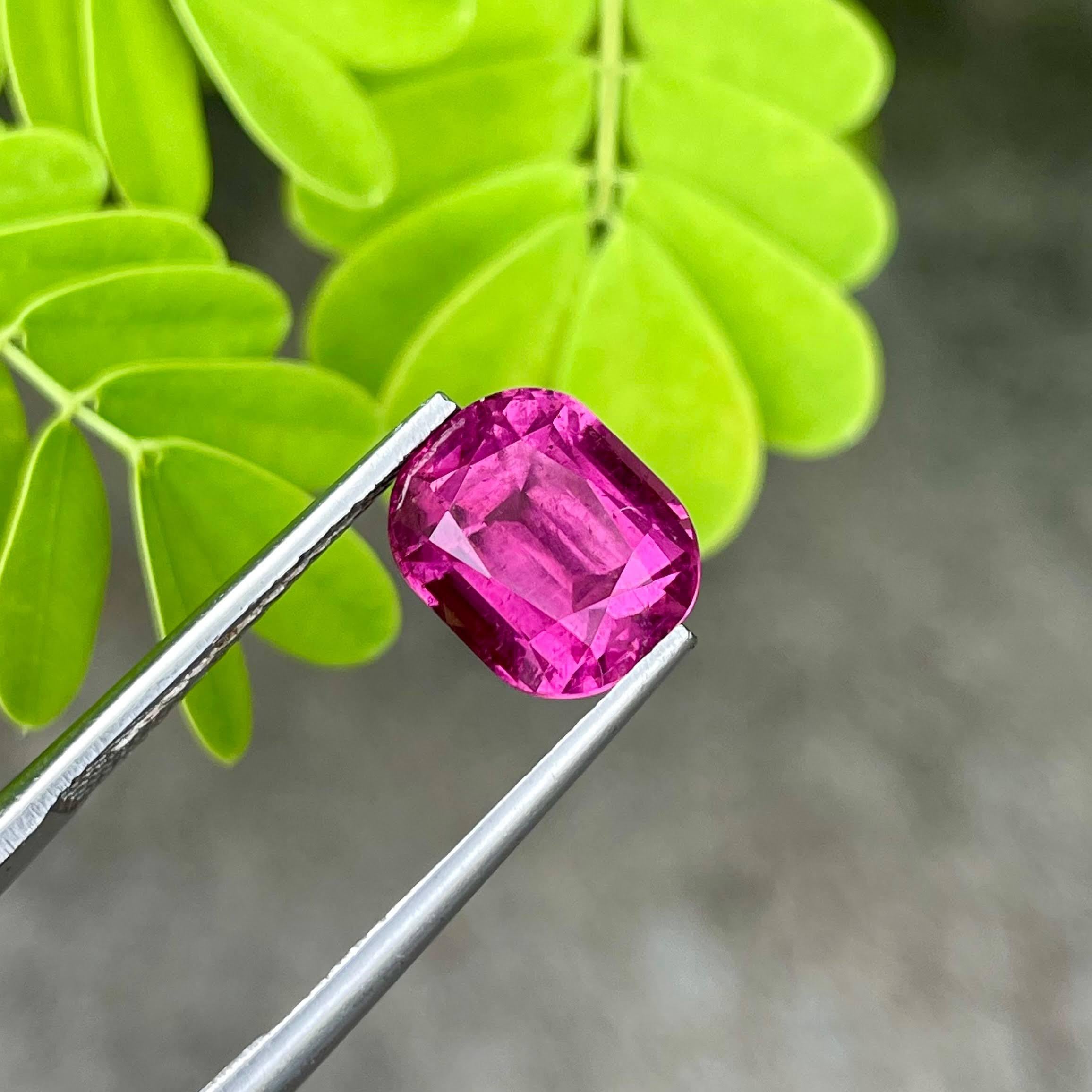 3,62 quilates de piedra turmalina rubelita suelta talla cojín gema afgana en Nuevo estado para la venta en Bangkok, TH