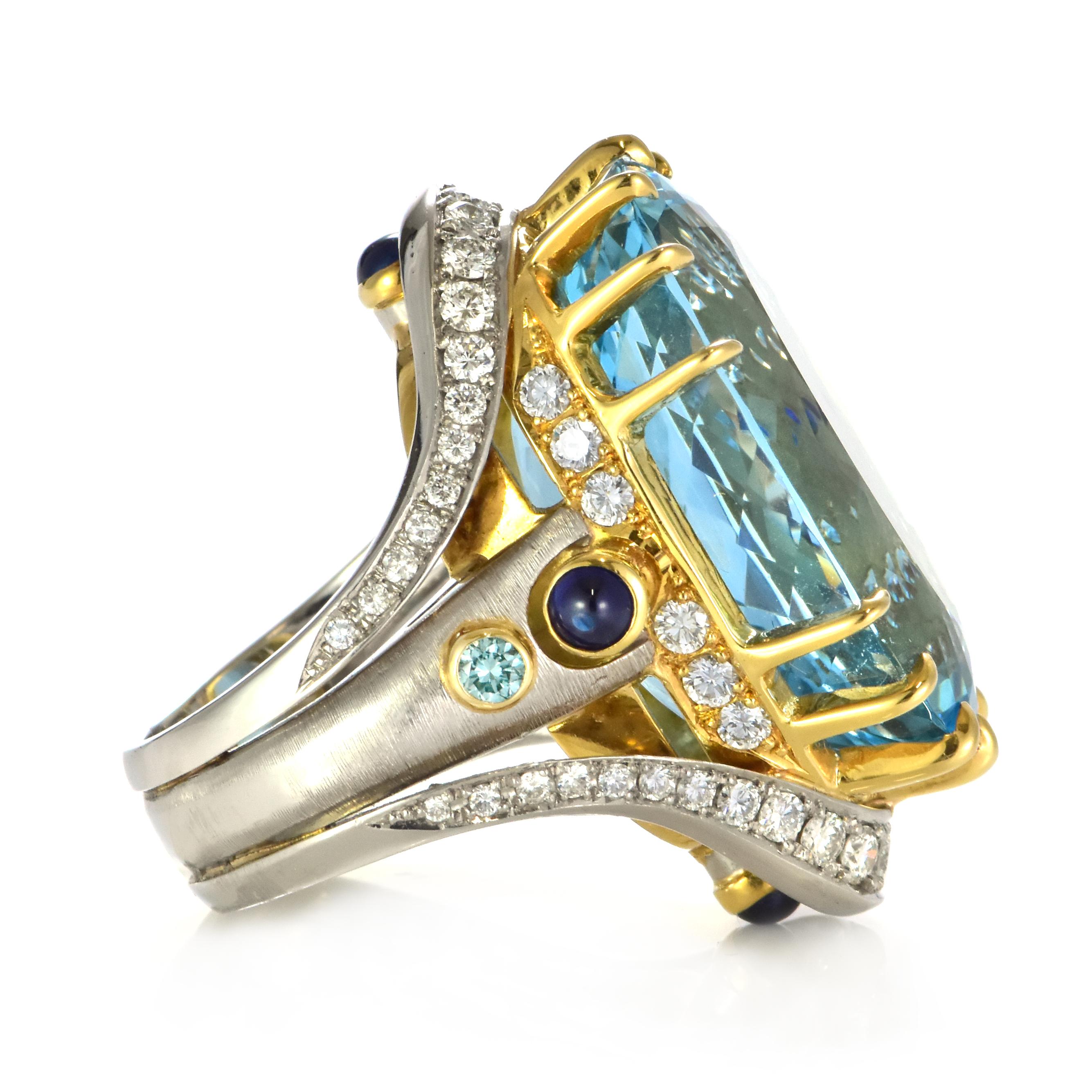 36.22 Carat Natural Santa-Maria Aquamarine and Diamond Ring Made in Platinum For Sale 2