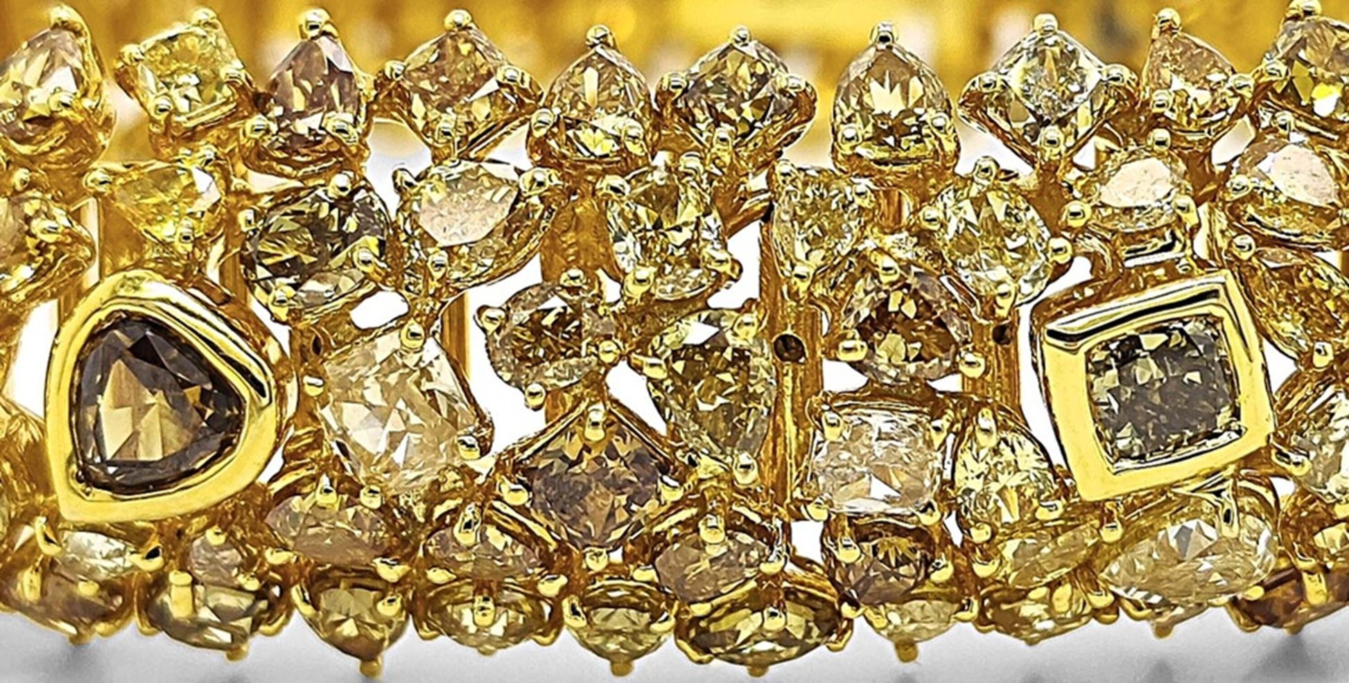 Women's 36.27 Carats Fancy Diamond Yellow Gold Bracelet For Sale