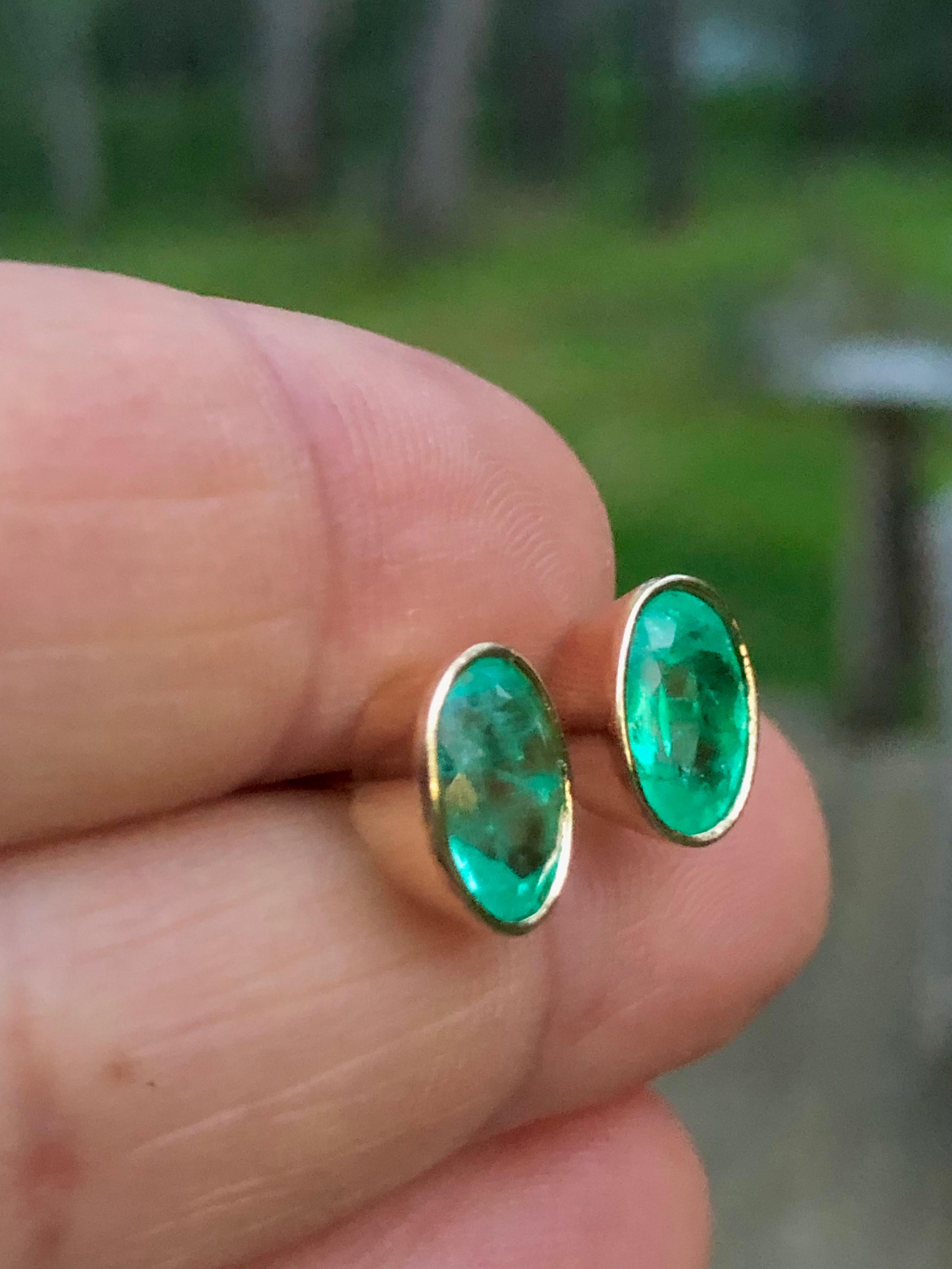 Contemporary 3.63 Carat Natural Colombian Emerald Oval Stud Earrings 18 Karat Yellow Gold For Sale
