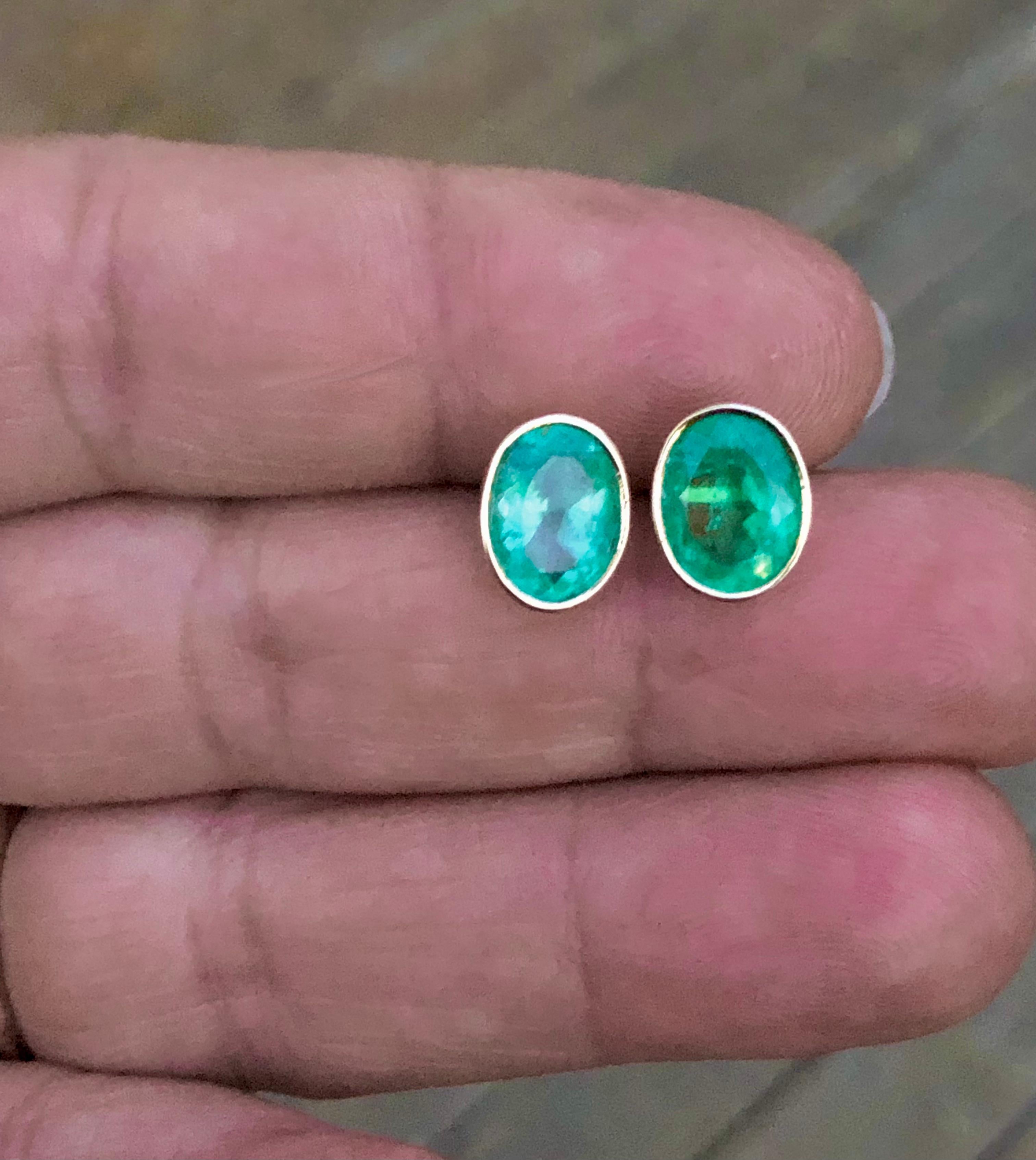 3.63 Carat Natural Colombian Emerald Oval Stud Earrings 18 Karat Yellow Gold For Sale 2