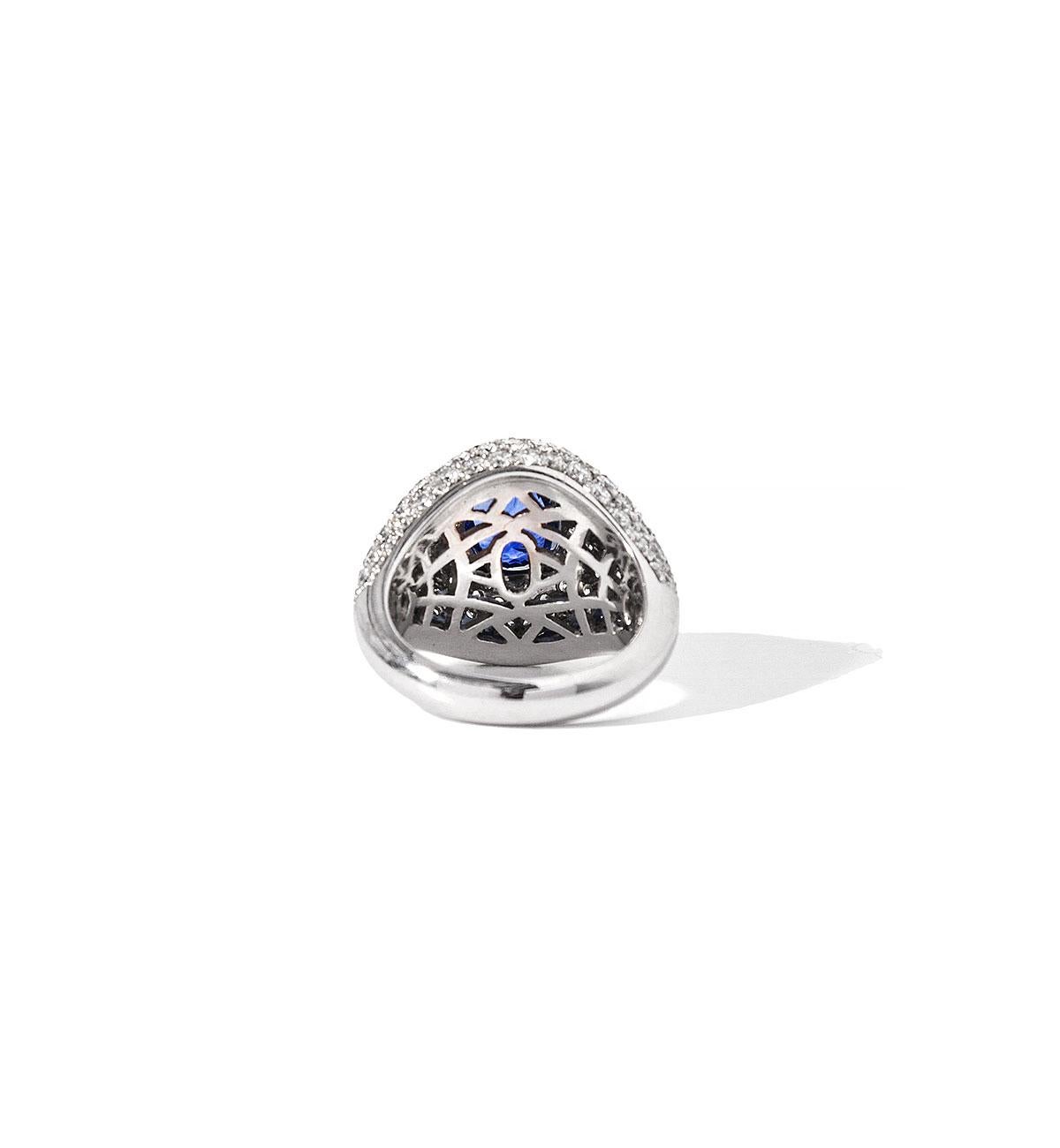 Oval Cut 3.63 Carat Sapphire with 3.10 Carat Diamond Cluster Ring