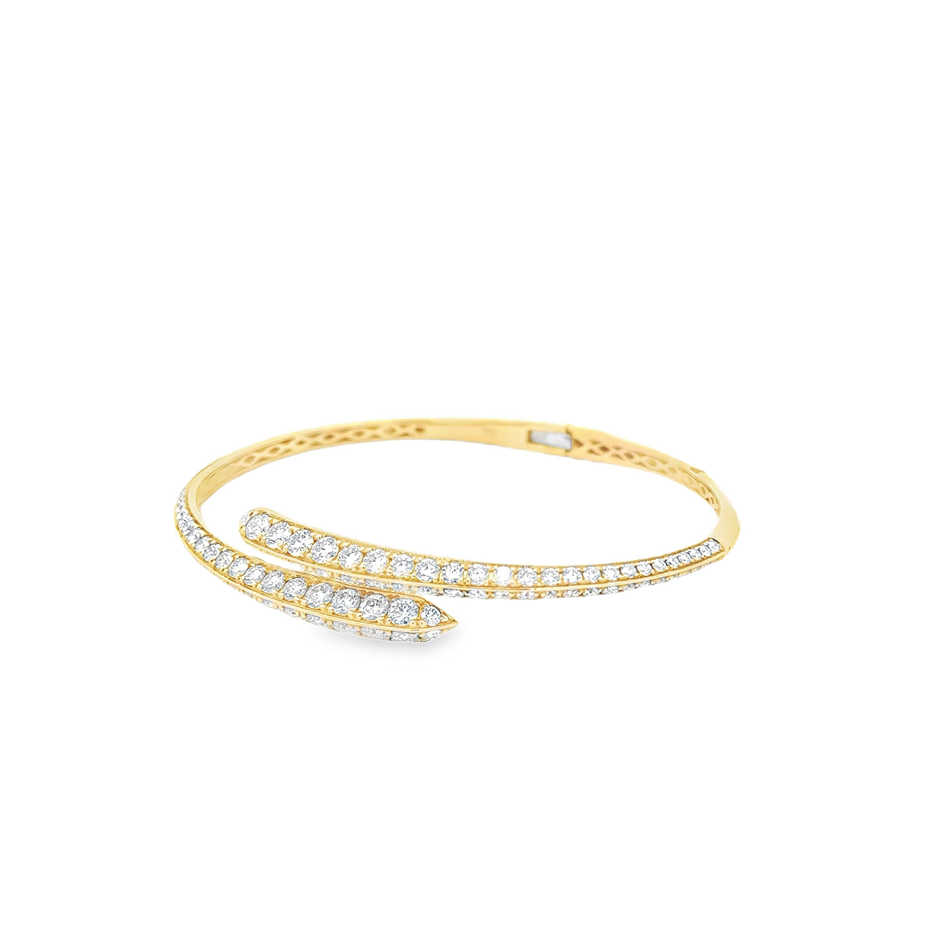 Contemporaneo Bracciale Brilliante con taglio rotondo da 3,63 carati in oro giallo in vendita