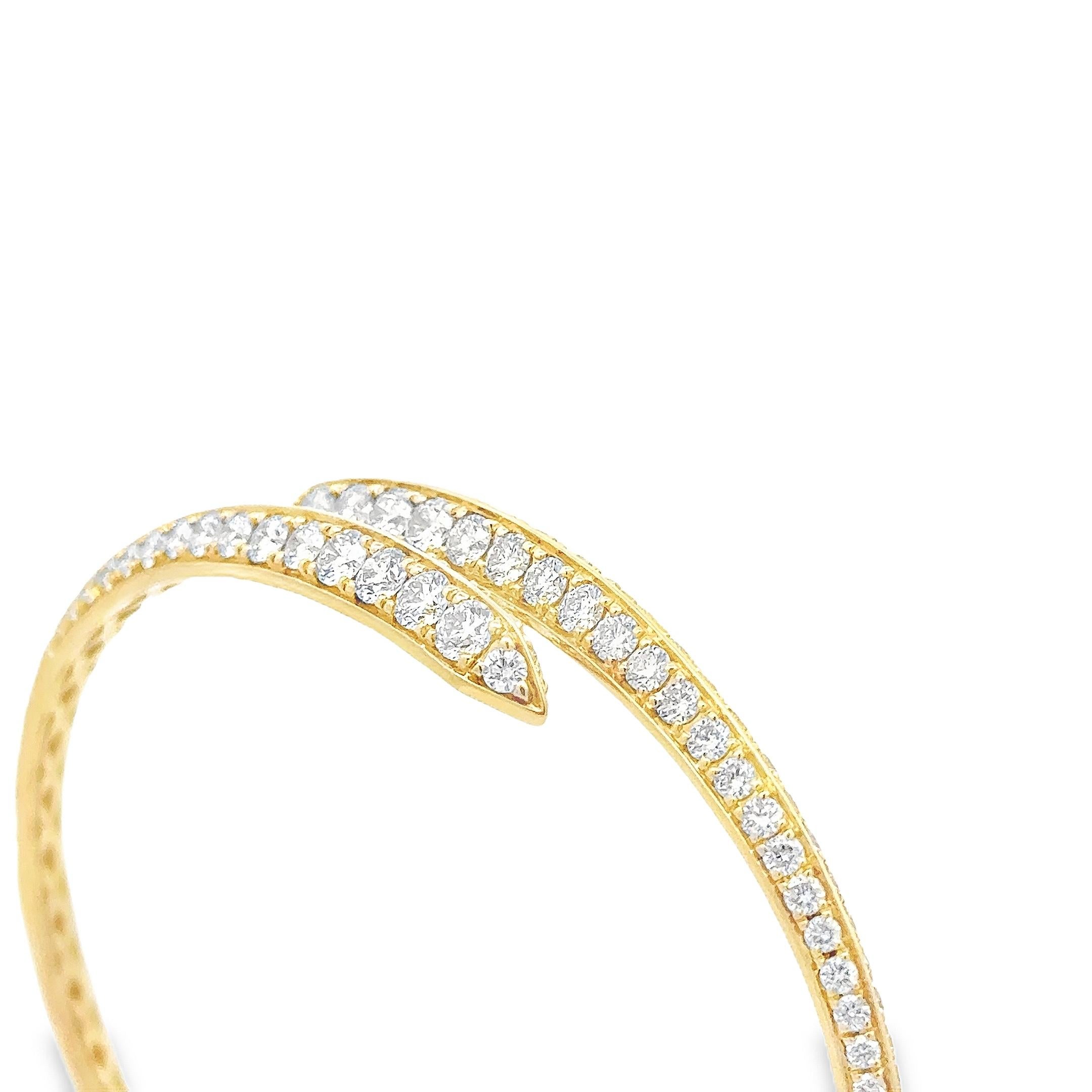 Donna Bracciale Brilliante con taglio rotondo da 3,63 carati in oro giallo in vendita