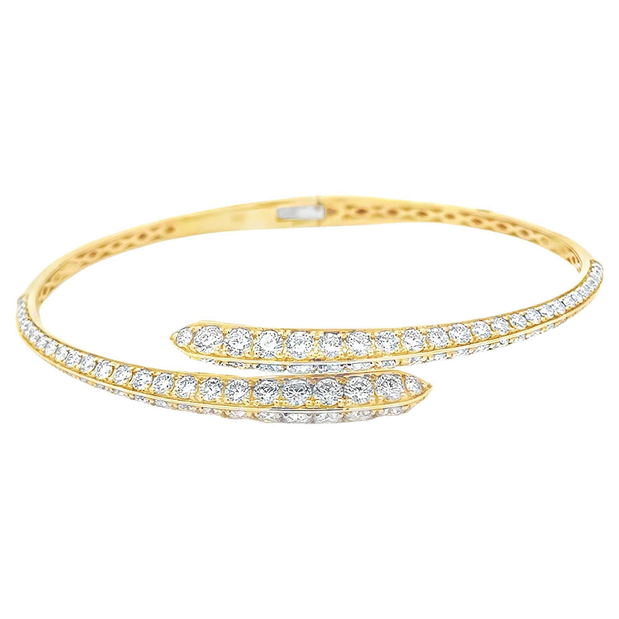 Bracelet en or jaune avec 3,63 carats de taille ronde et brillante