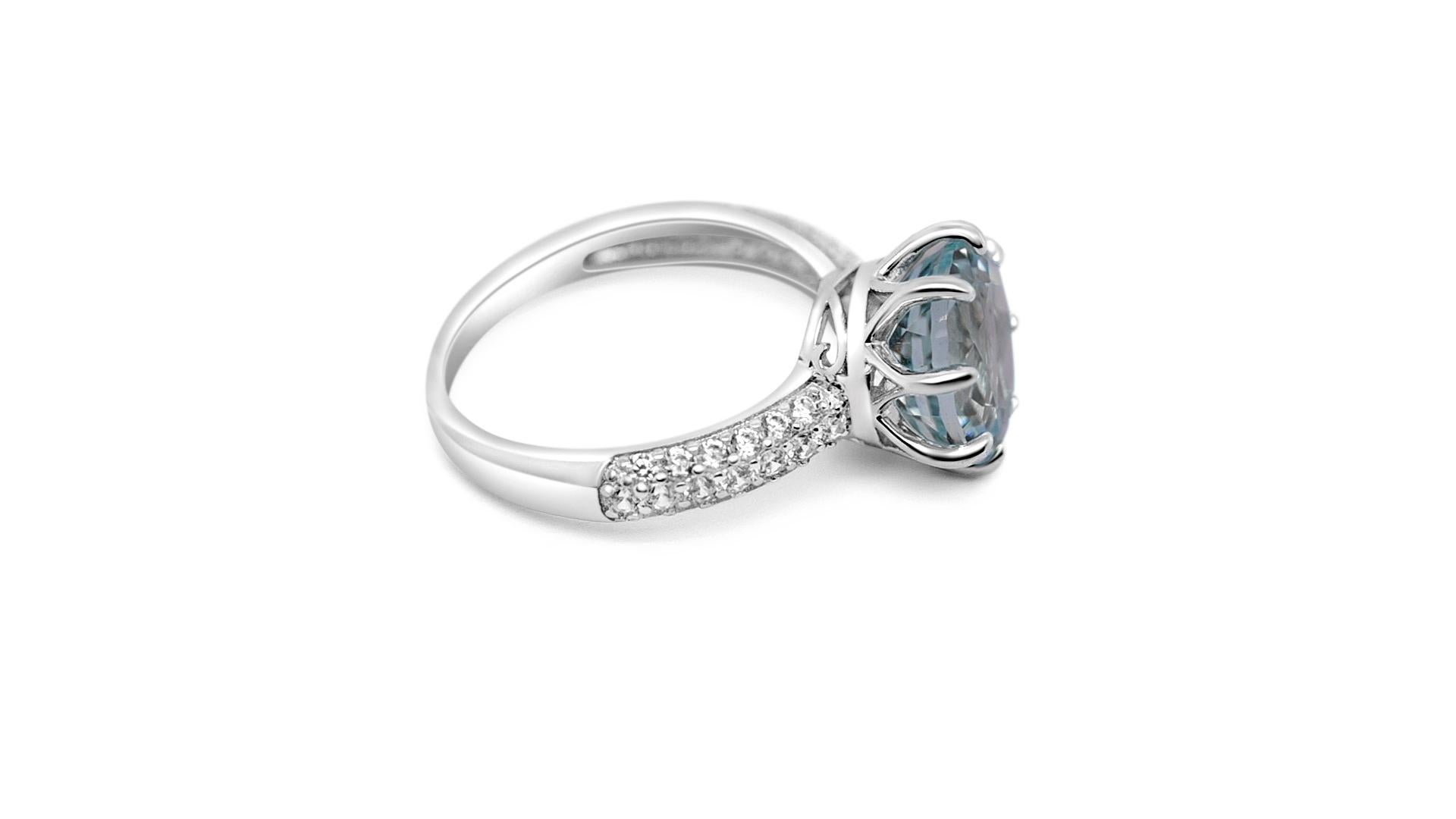 Verlobungsringe aus 925er Sterlingsilber mit 3,63 Karat Aquamarie-Ring und Rhodiumblech (Rundschliff) im Angebot