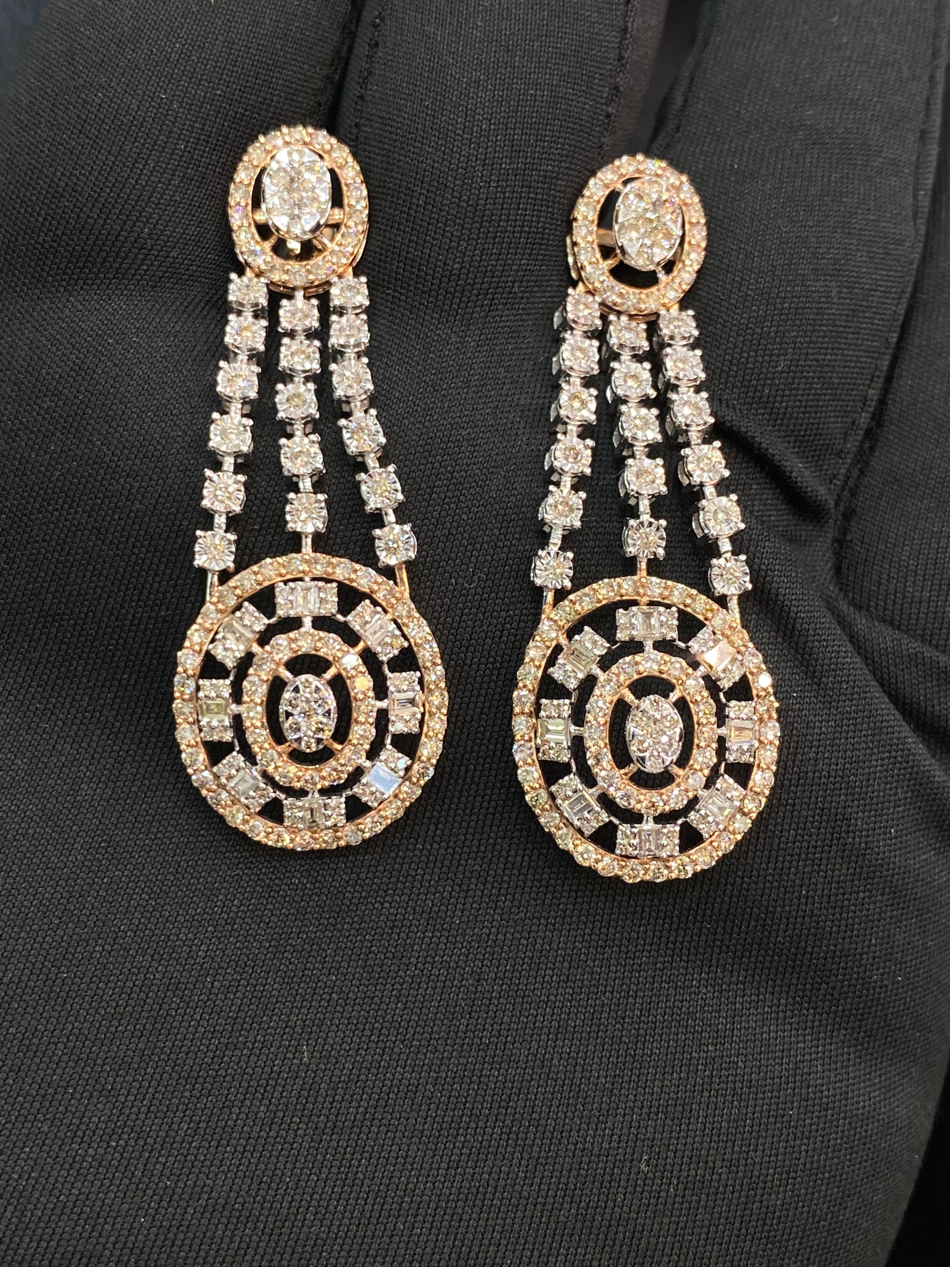 Round Cut 3.63 Cts F/VS1 Round Baguette Natural Diamonds Dangle Earrings 14K Two-Tone Gold For Sale