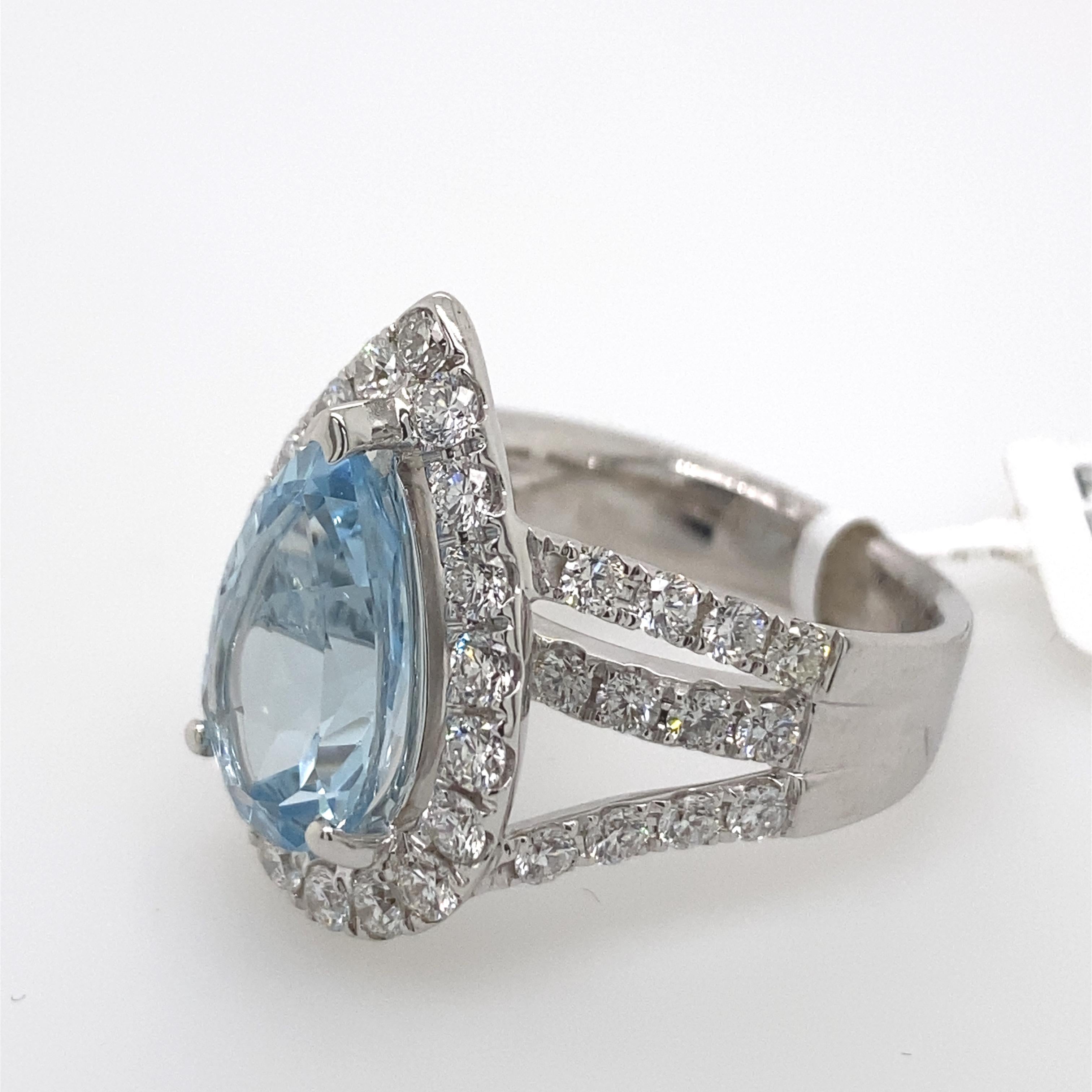Modern 3.63 Carat Pear Aquamarine with Diamond Halo Ring 18 Karat White Gold