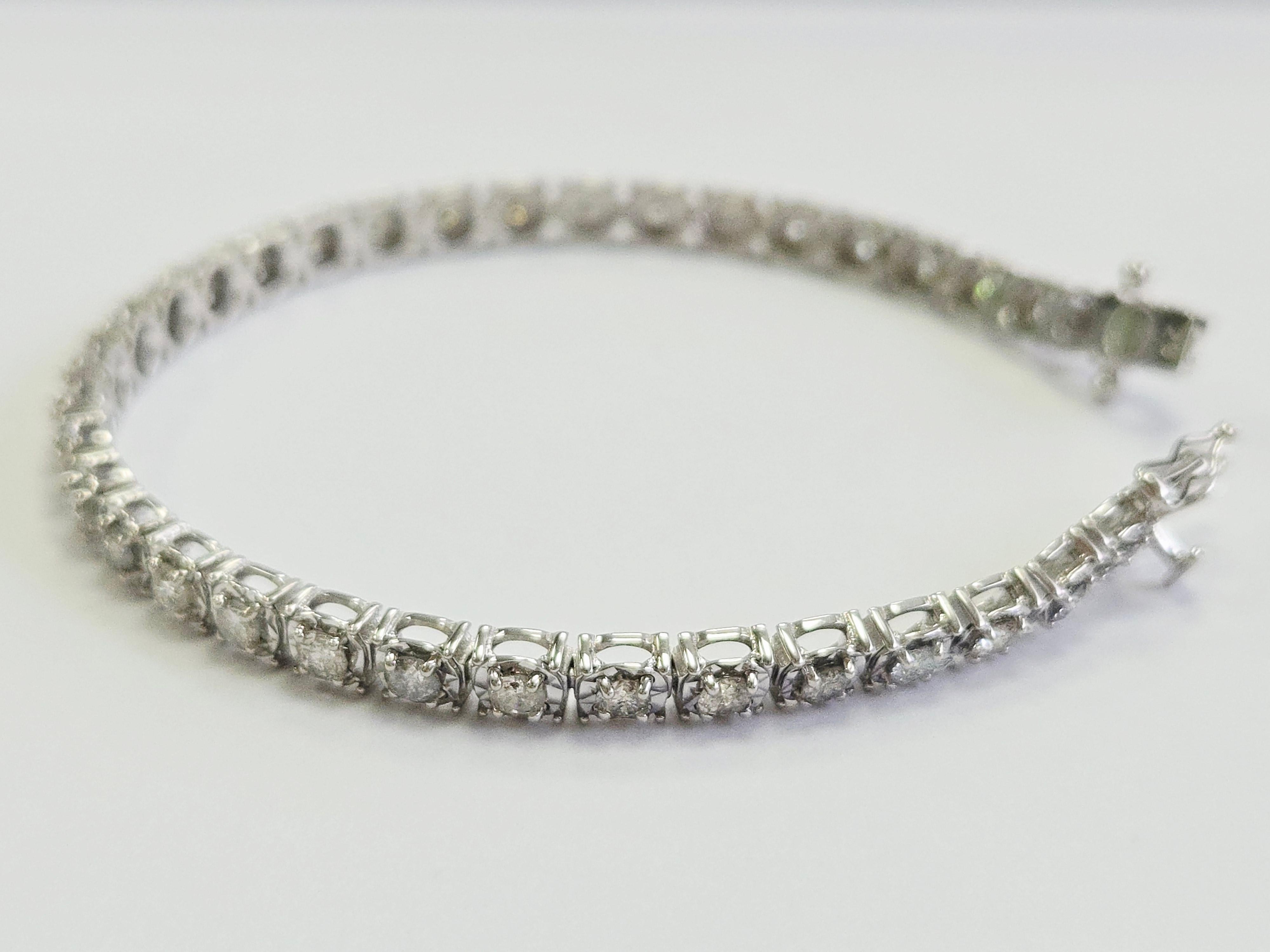 Femenino o masculino Pulsera de Tenis Ilusión de Diamantes 3,64 Quilates Oro Blanco 14 Kilates en venta