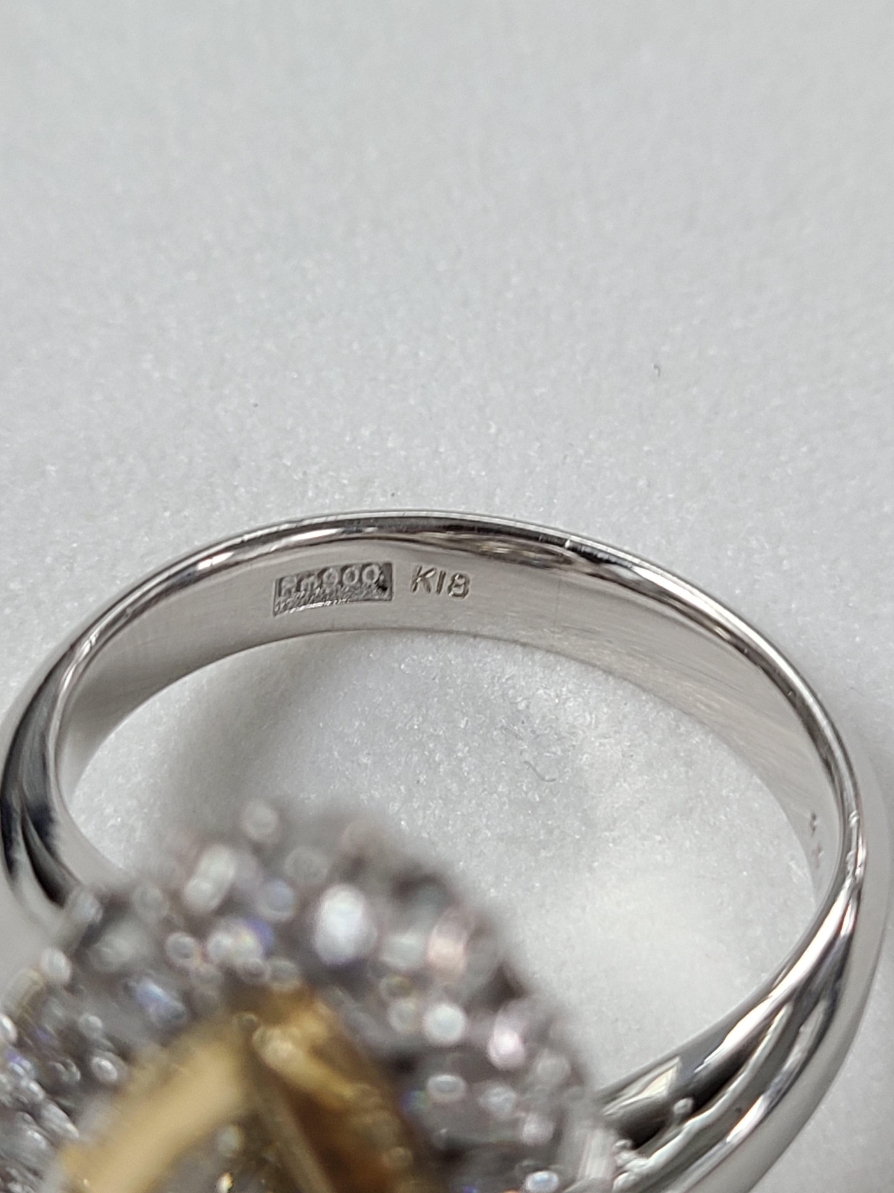 3.64 Carat Diamond Ring Set in 18 Karat and Platinum PT900 In New Condition In Hong Kong, HK