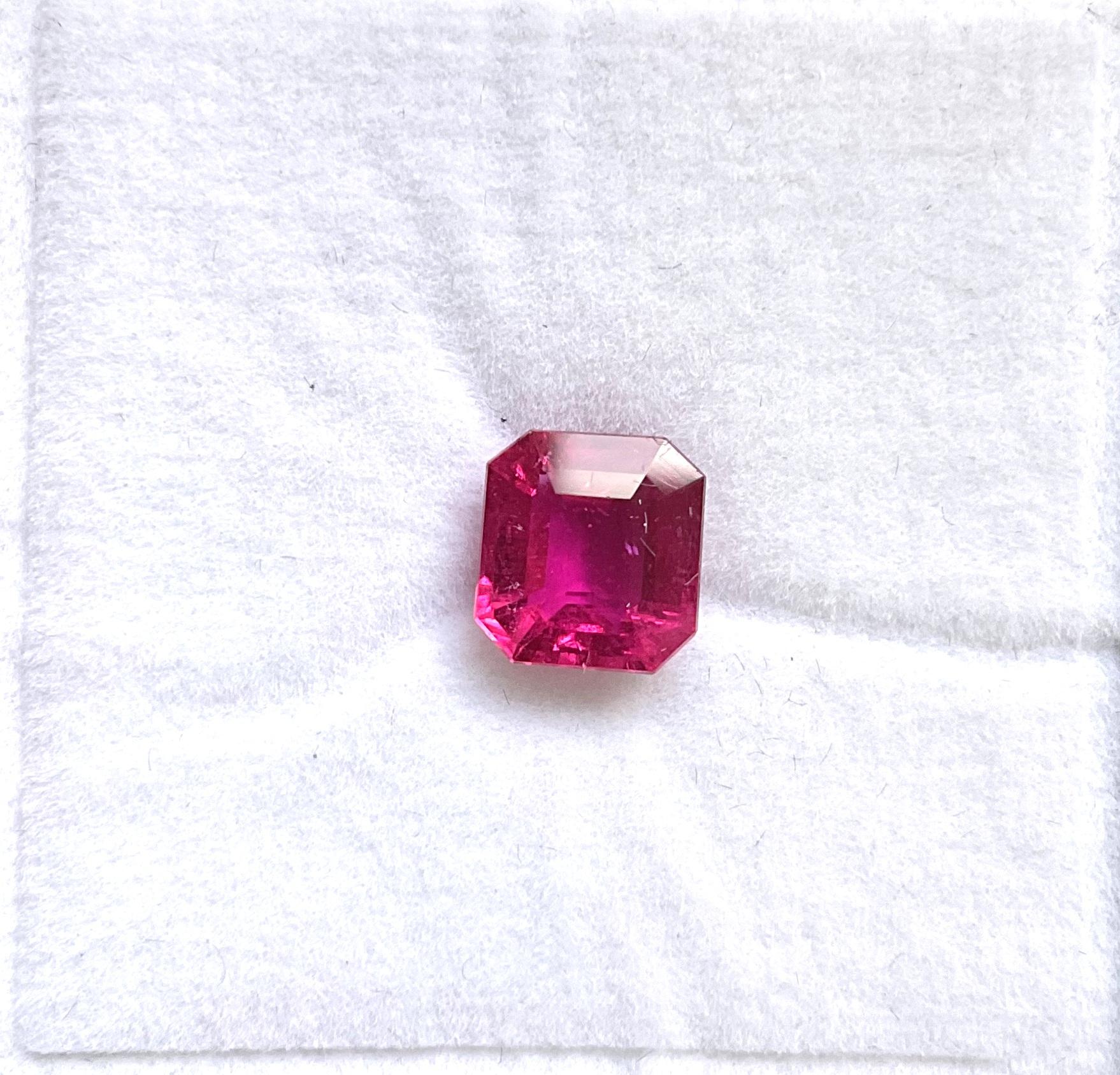 Art Déco 3.64 Carats Rubellite Tourmaline Octa Faceted Cut stone Top Quality Natural gem in vendita