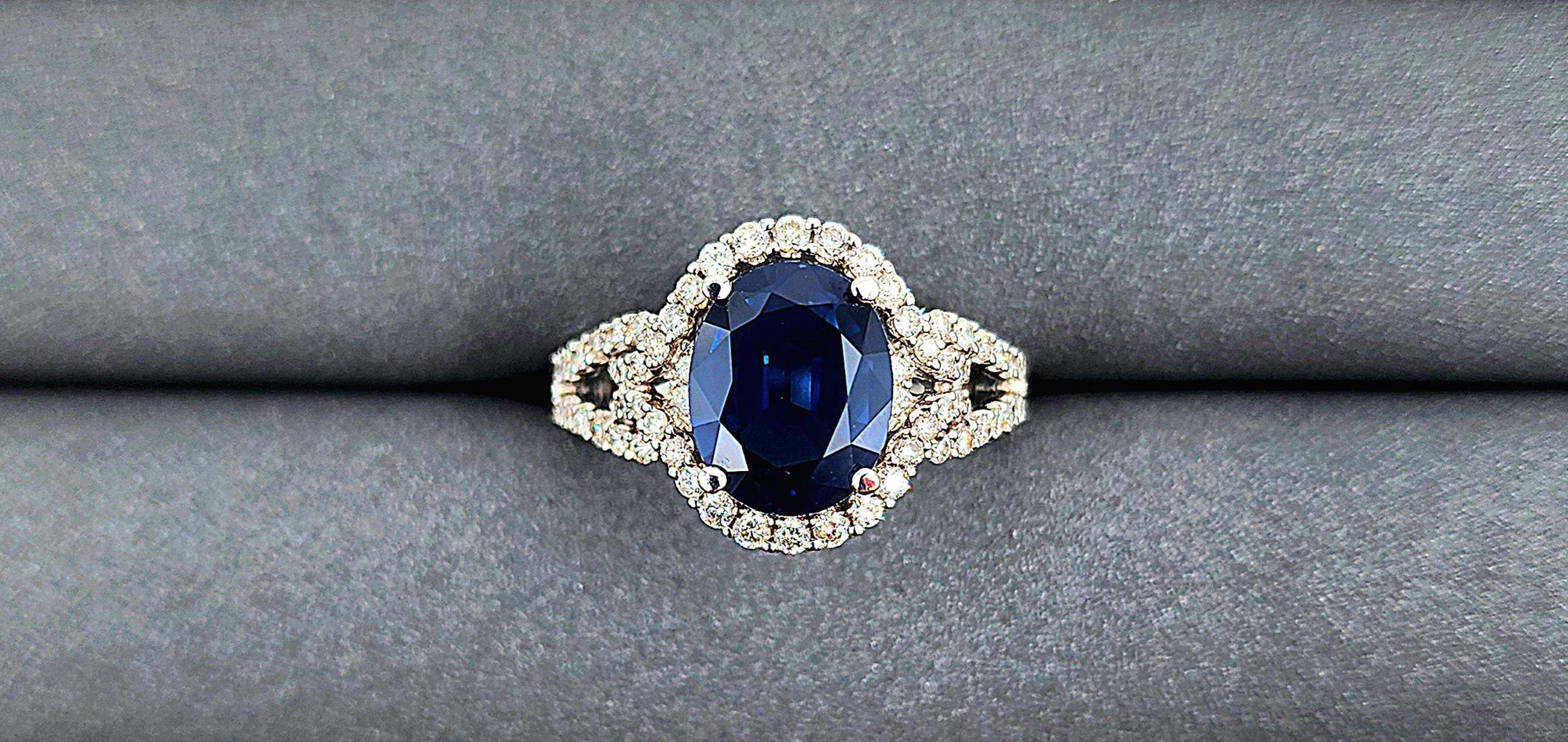 3.64 ct Natural Sapphire & Diamond Ring For Sale 3