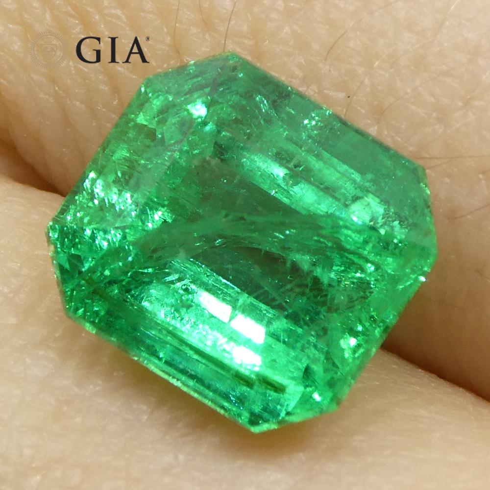3.64ct Octagonal/Emerald Cut Green Emerald GIA Certified Zambia (F2) en vente 8