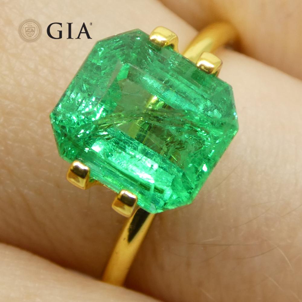 Taille émeraude 3.64ct Octagonal/Emerald Cut Green Emerald GIA Certified Zambia (F2) en vente