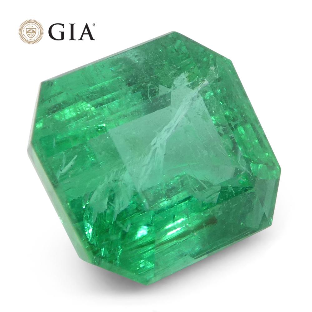 3.64ct Octagonal/Emerald Cut Green Emerald GIA Certified Zambia (F2) en vente 3