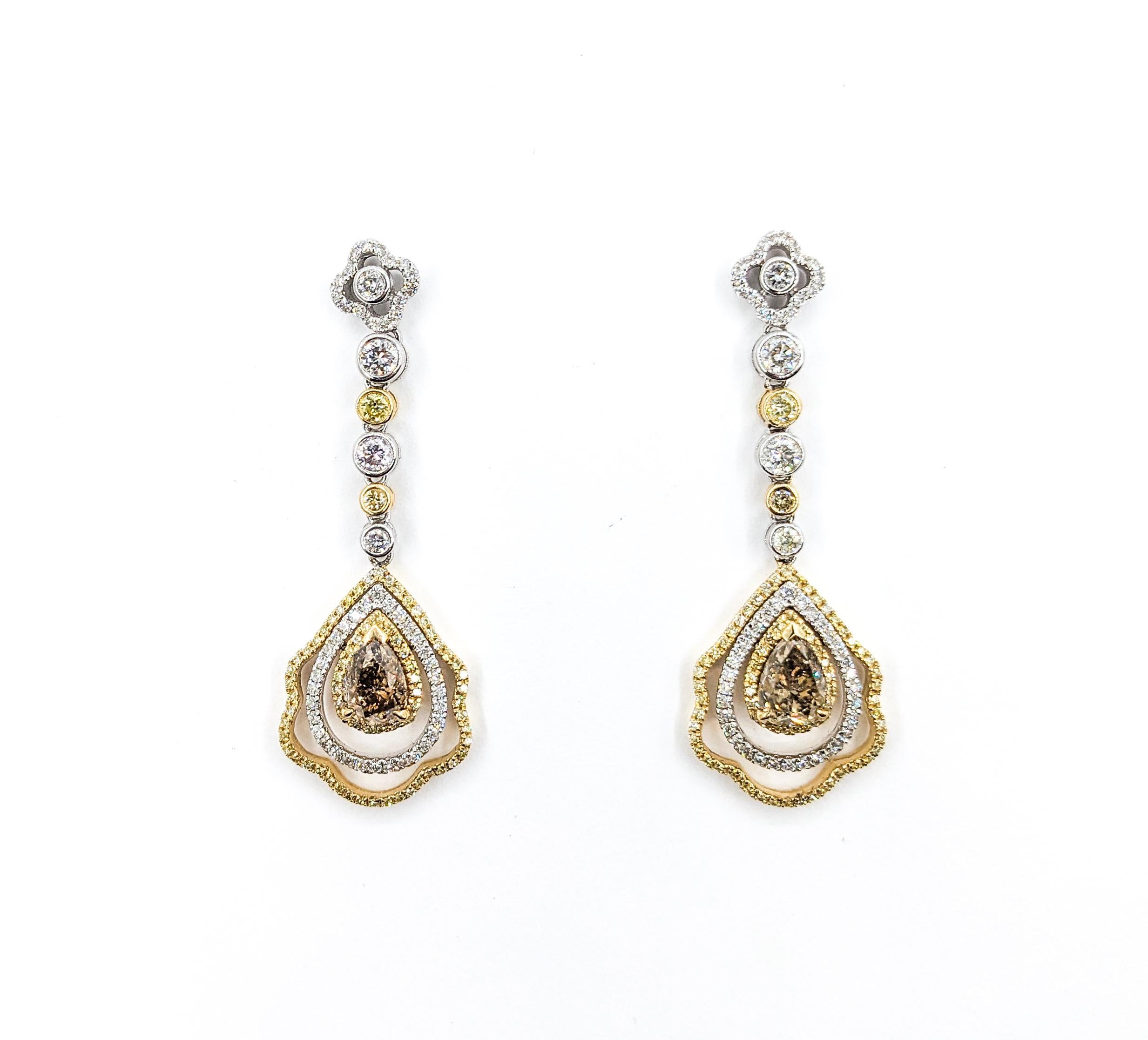 3.64ctw Diamonds Dangle Earrings In Two-Tone Gold In Excellent Condition For Sale In Bloomington, MN