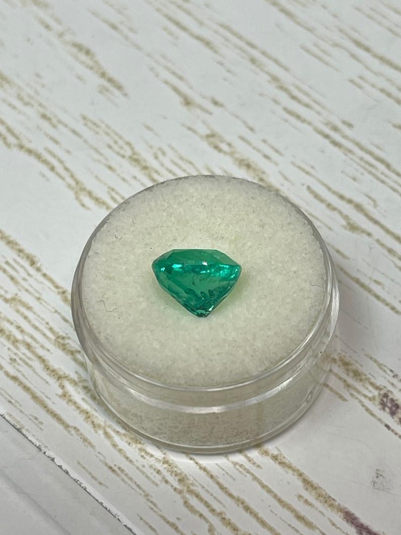 Émeraude colombienne verte jauneâtre brillante de 3,65 carats, taille coussin Muzo May Gems Neuf - En vente à Jupiter, FL