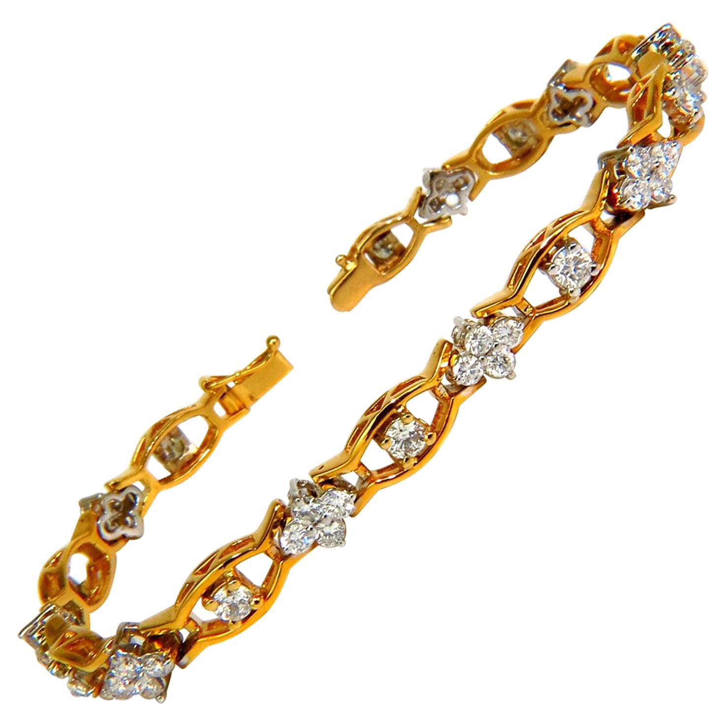 3.65 Carat Clusters Diamond Bracelet G VS 14 Karat Excellent Cuts and Links For Sale