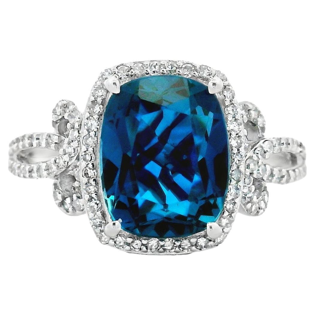 Anello con Topazio Blu di Londra a cuscino da 3,65 carati e diamanti in oro bianco 10K misura 7
