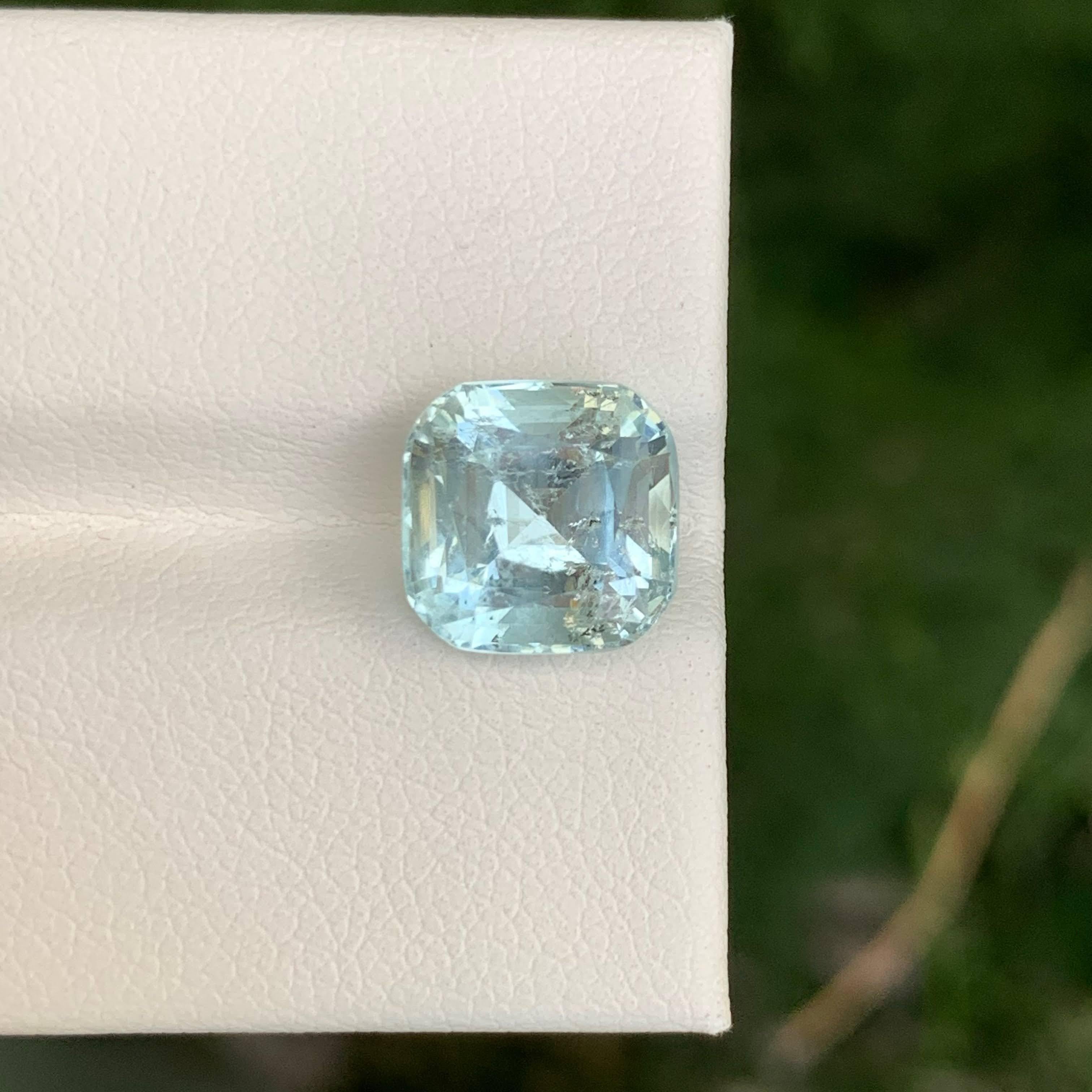 Piedra preciosa paquistaní suelta de aguamarina azul claro de 3,65 quilates talla cojín natural Moderno en venta