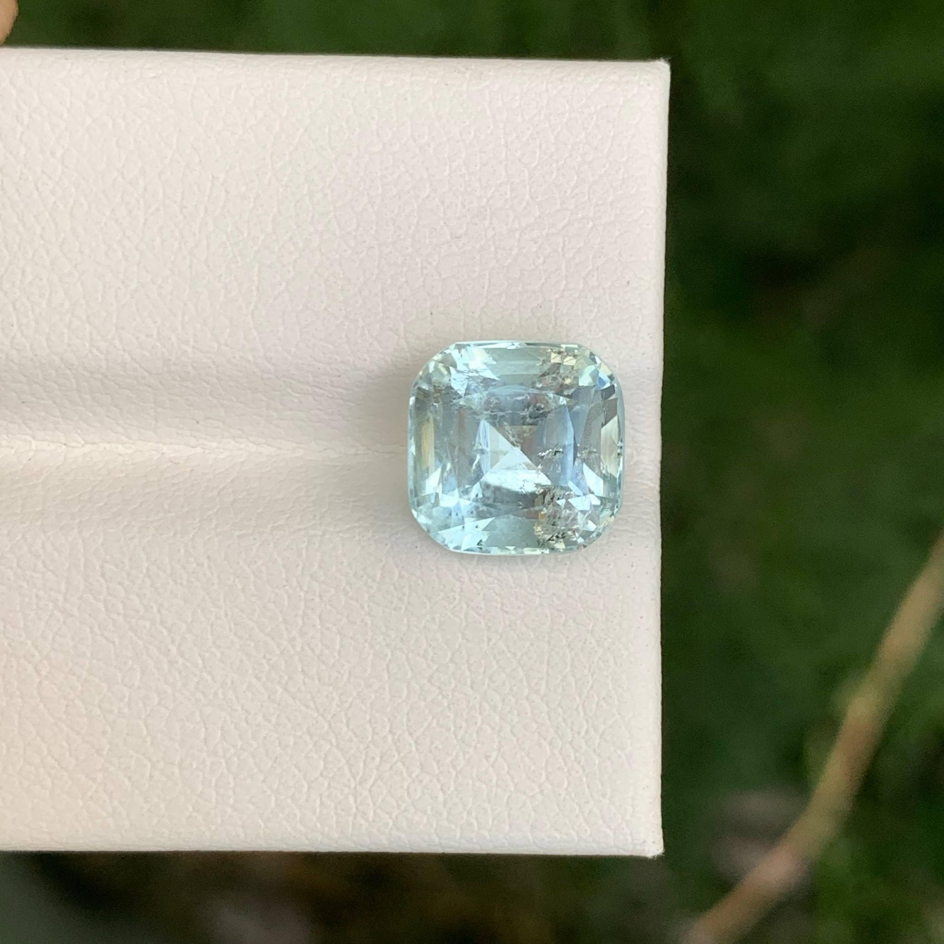 Piedra preciosa paquistaní suelta de aguamarina azul claro de 3,65 quilates talla cojín natural en venta 1
