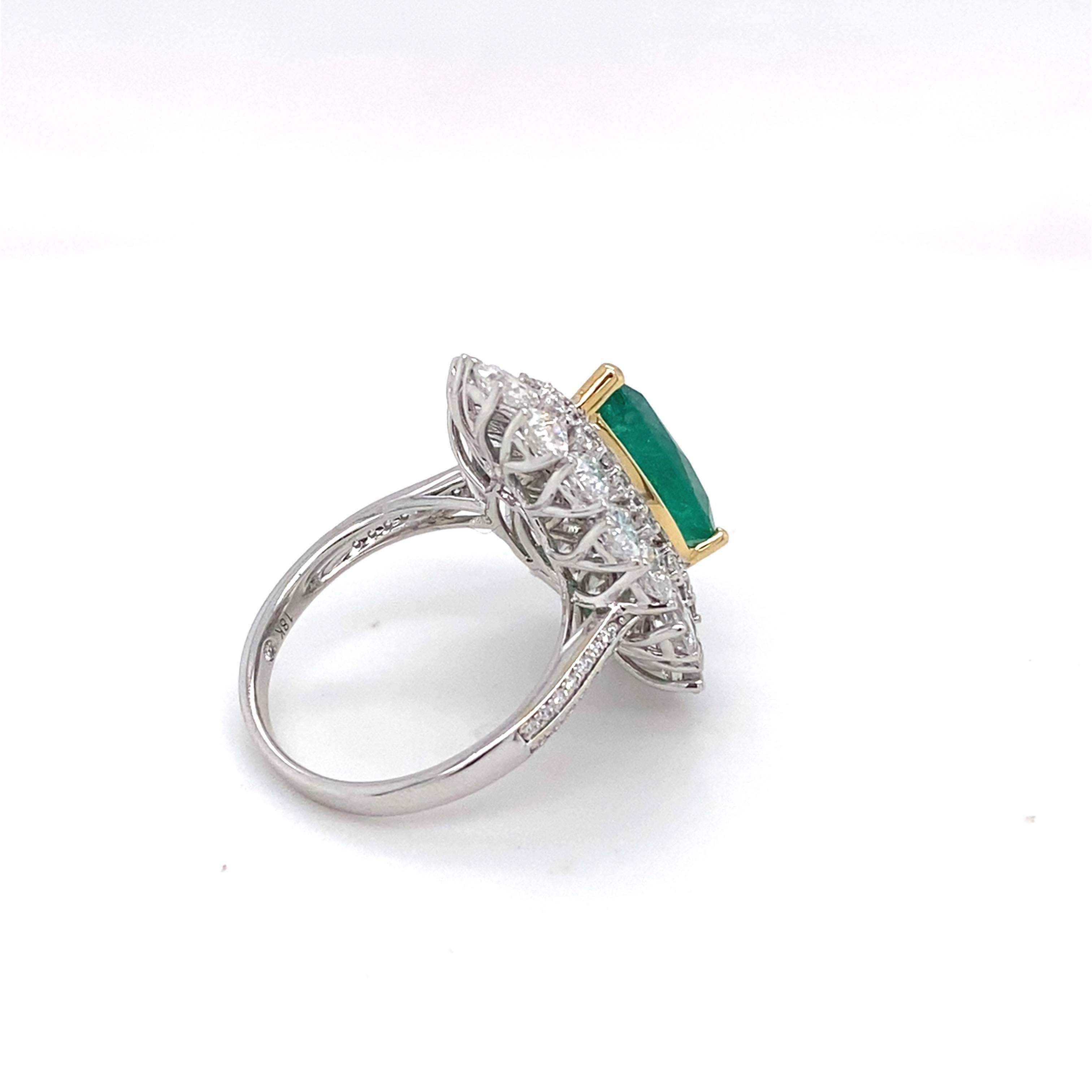 Pear Cut 3.65 Carat Natural Emerald Diamond Halo Cocktail Ring For Sale