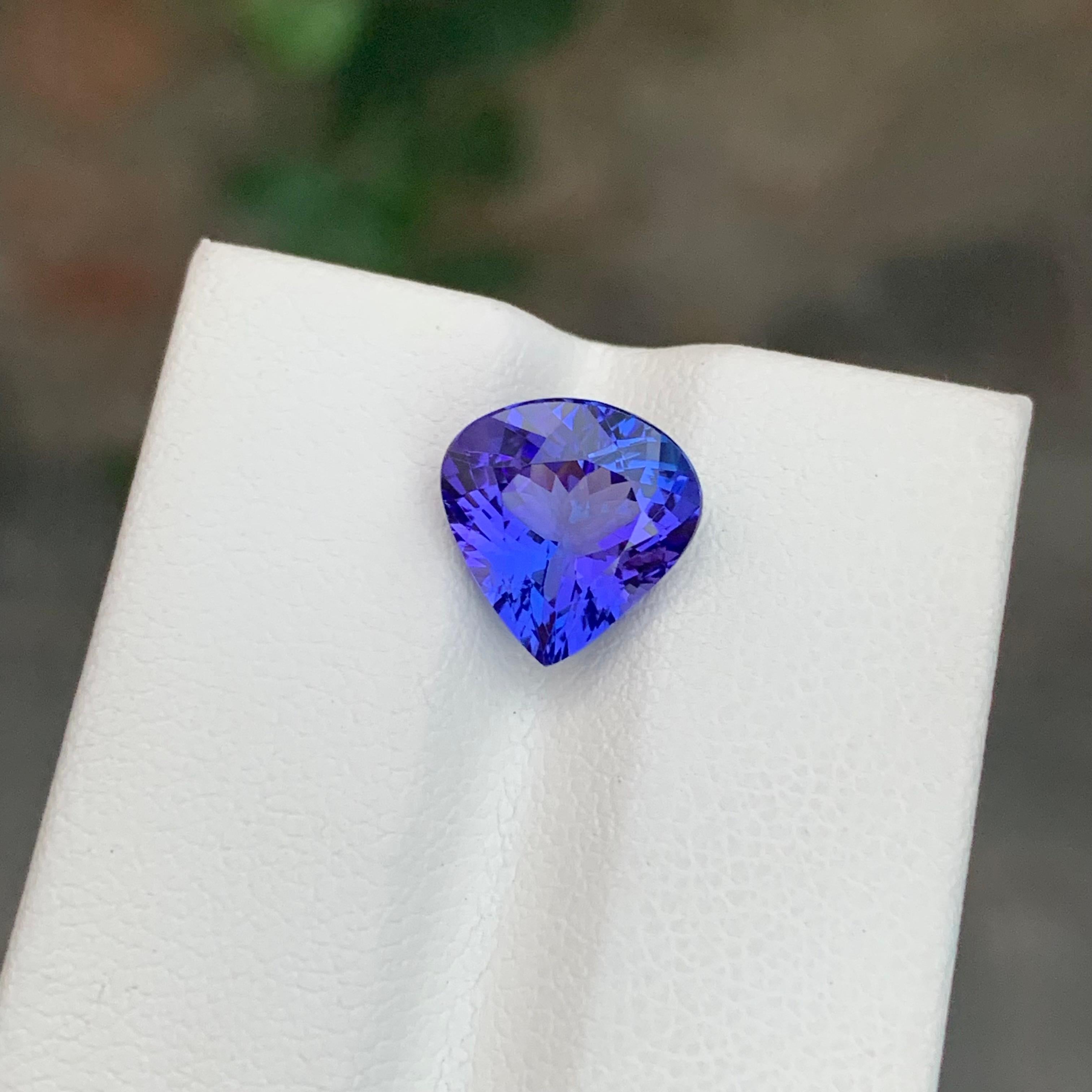 Tanzanite à facettes

Poids : 3,65 carats
Dimension : 10,2 x 10 x 5,6 mm
Forme : Poire
Couleur : violet
Certificat : Sur demande
.
Dureté. La tanzanite est une pierre légèrement plus tendre que l'améthyste. Sur l'échelle de Mohs, sa dureté est