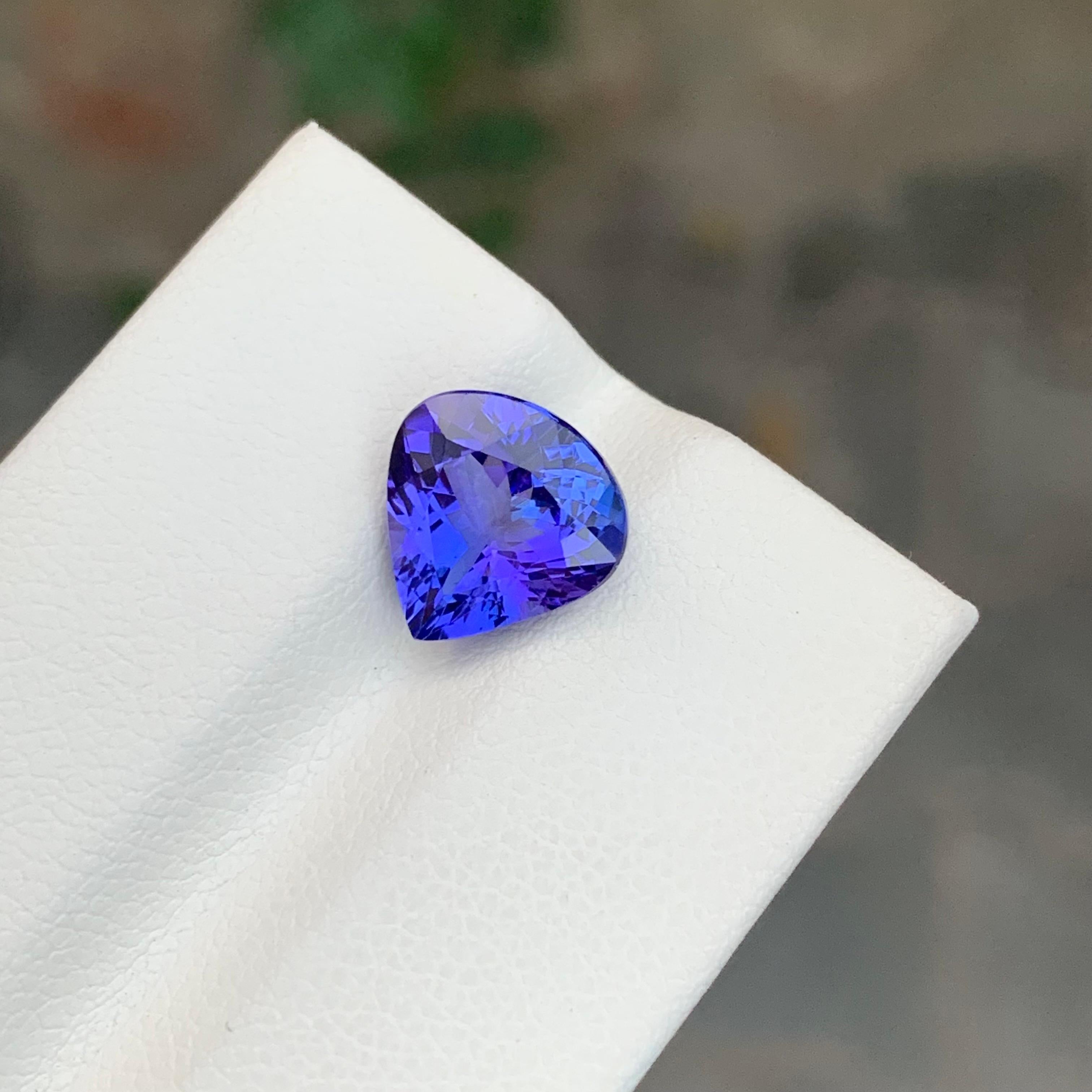 Arts and Crafts 3.65 Carat Natural Faceted Tanzanite Pear Shape Gemstone (pierre précieuse en forme de poire) en vente