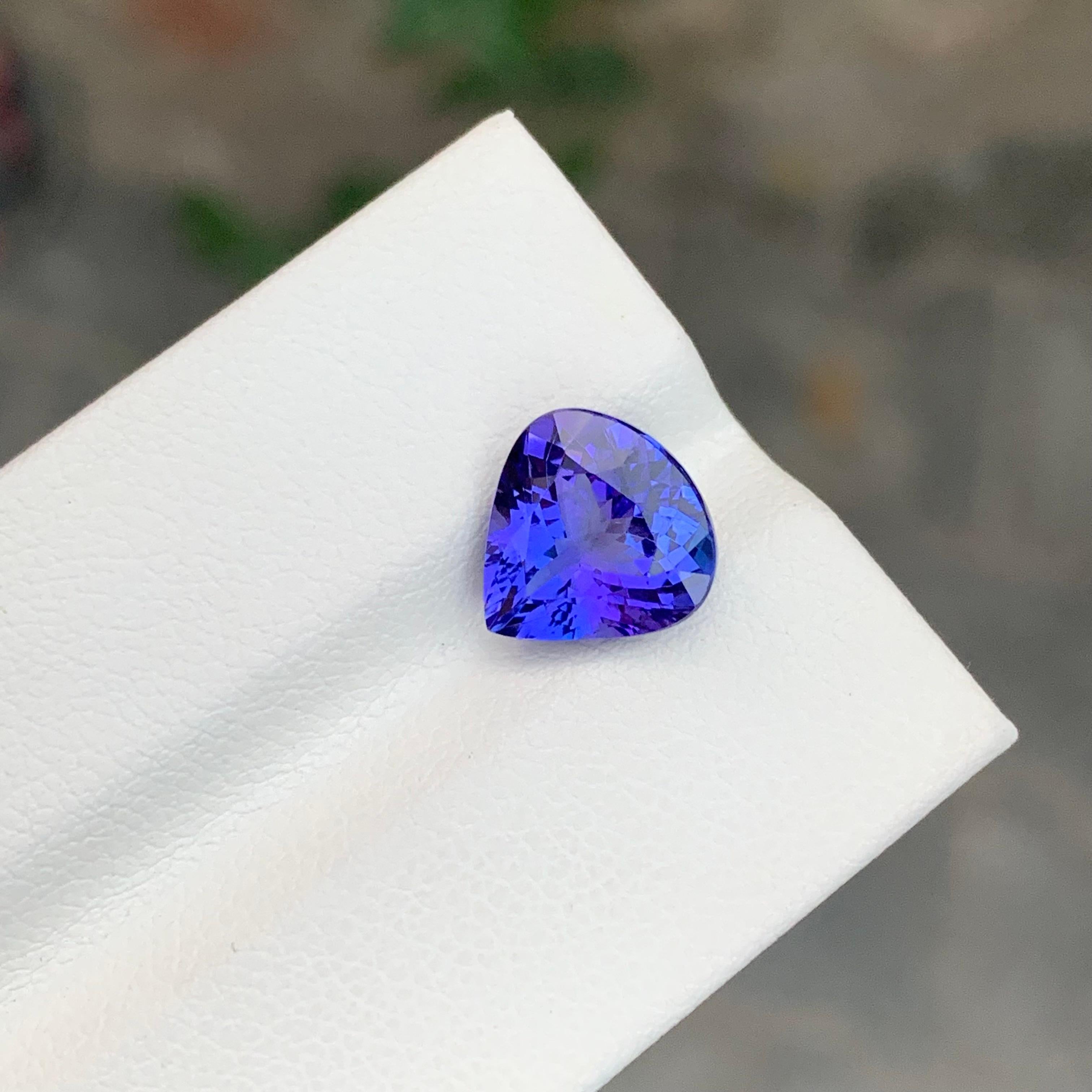 Taille poire 3.65 Carat Natural Faceted Tanzanite Pear Shape Gemstone (pierre précieuse en forme de poire) en vente