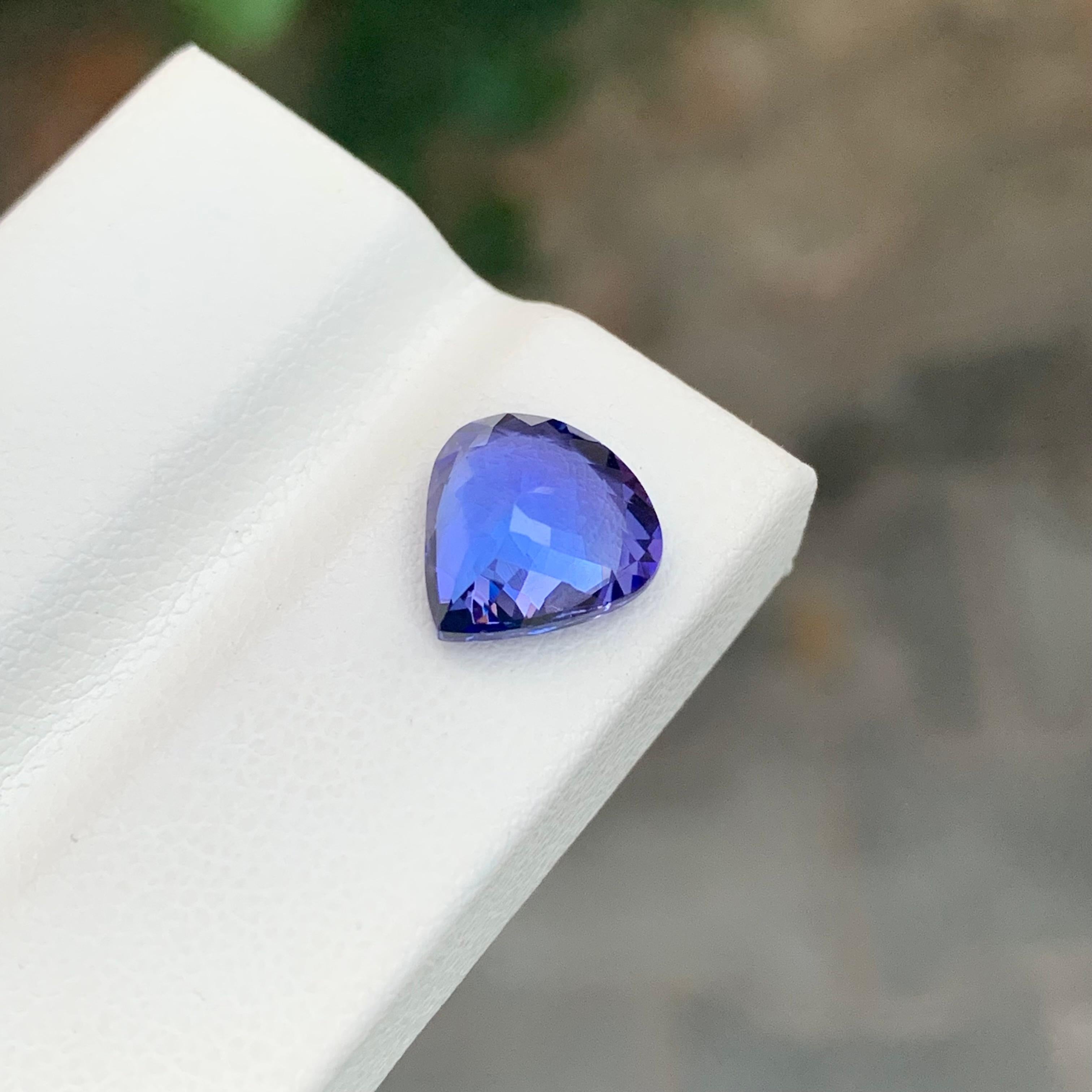3.65 Carat Natural Faceted Tanzanite Pear Shape Gemstone (pierre précieuse en forme de poire) Unisexe en vente