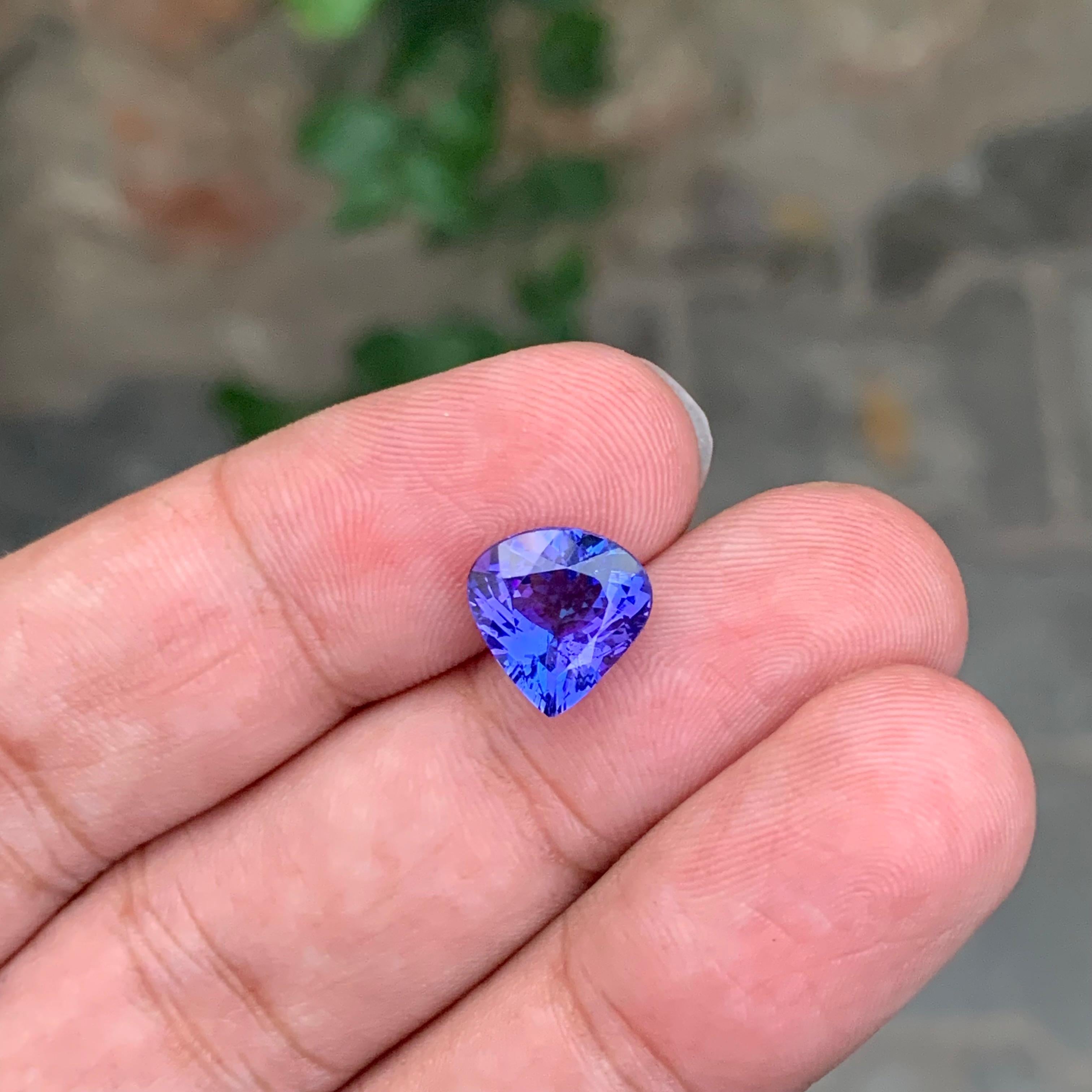 3.65 Carat Natural Faceted Tanzanite Pear Shape Gemstone (pierre précieuse en forme de poire) en vente 3